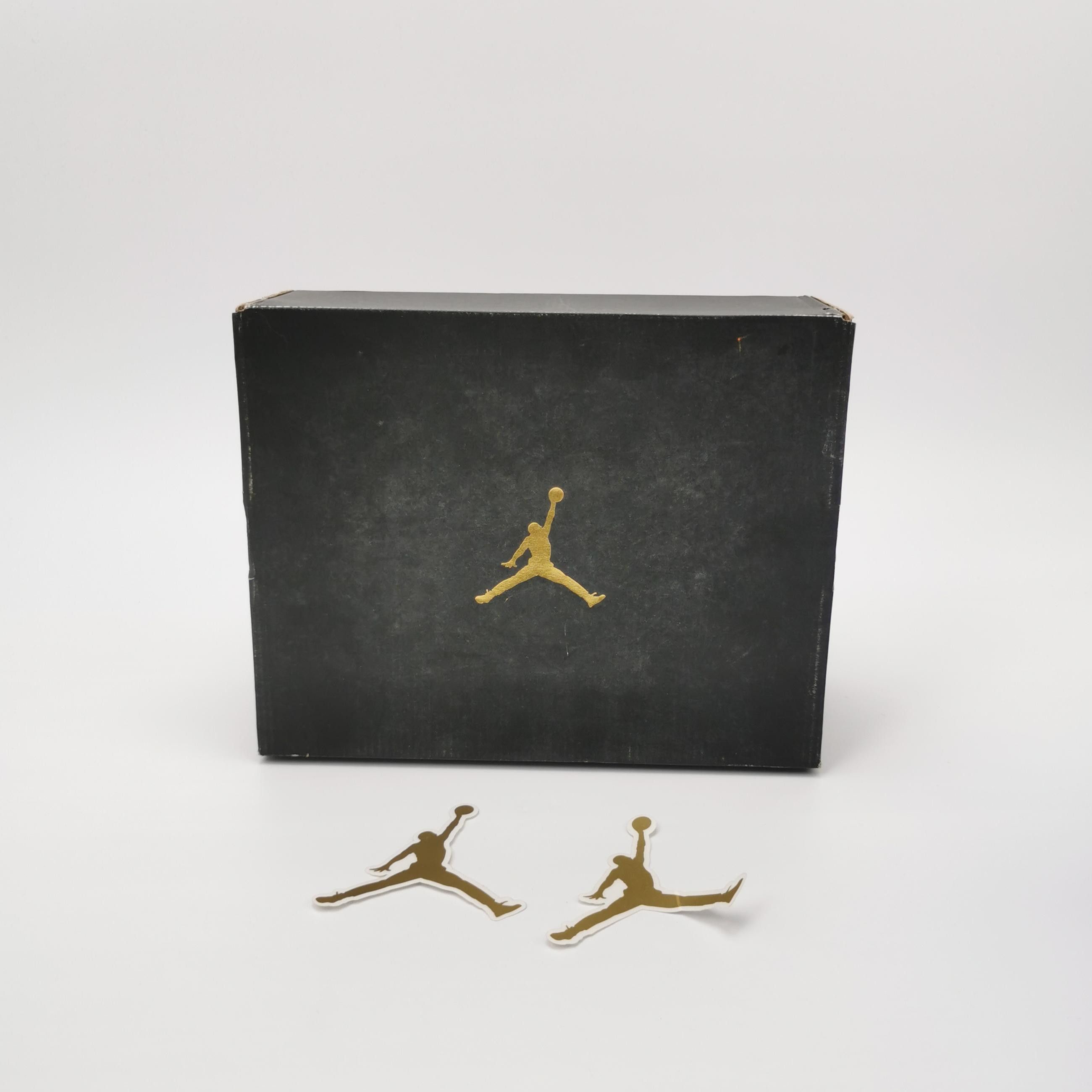 Nike Air Jordan Gray Leather Jordan 1 Mid Sneakers 35.5 Size US 5.5 / IT 35.5 - 7 Thumbnail