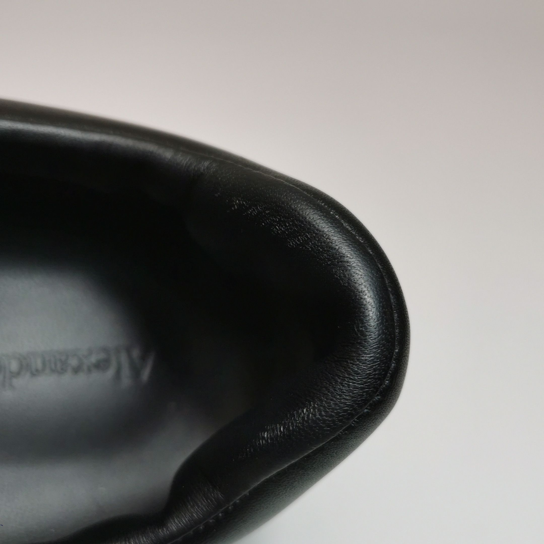 Alexander McQueen Alexander McQueen Black Leather Slip-On Sneakers 42 Size US 9 / EU 42 - 10 Thumbnail