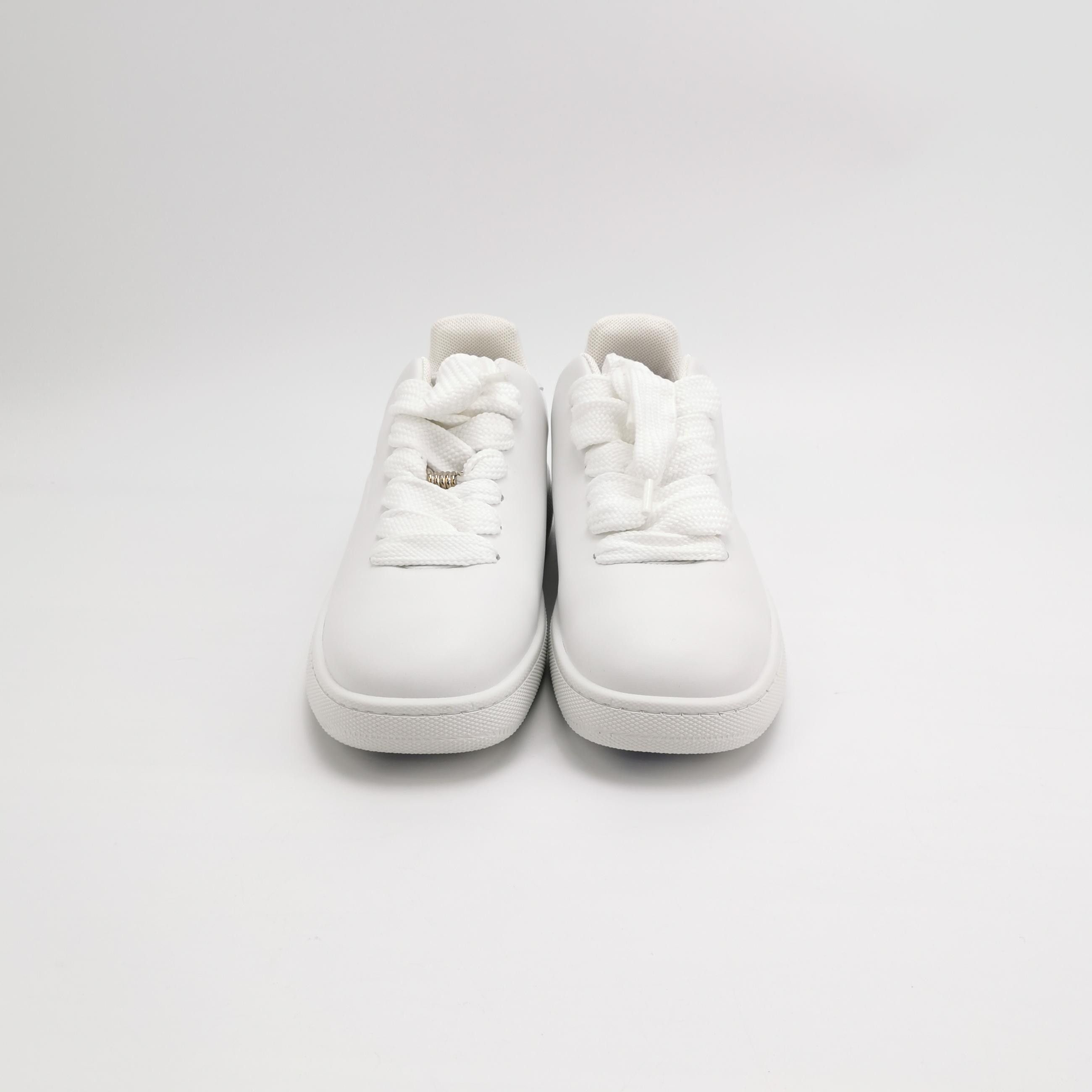 Burberry Burberry Embossed Leather Low-Top Sneakers EU 44 Size US 11 / EU 44 - 4 Thumbnail