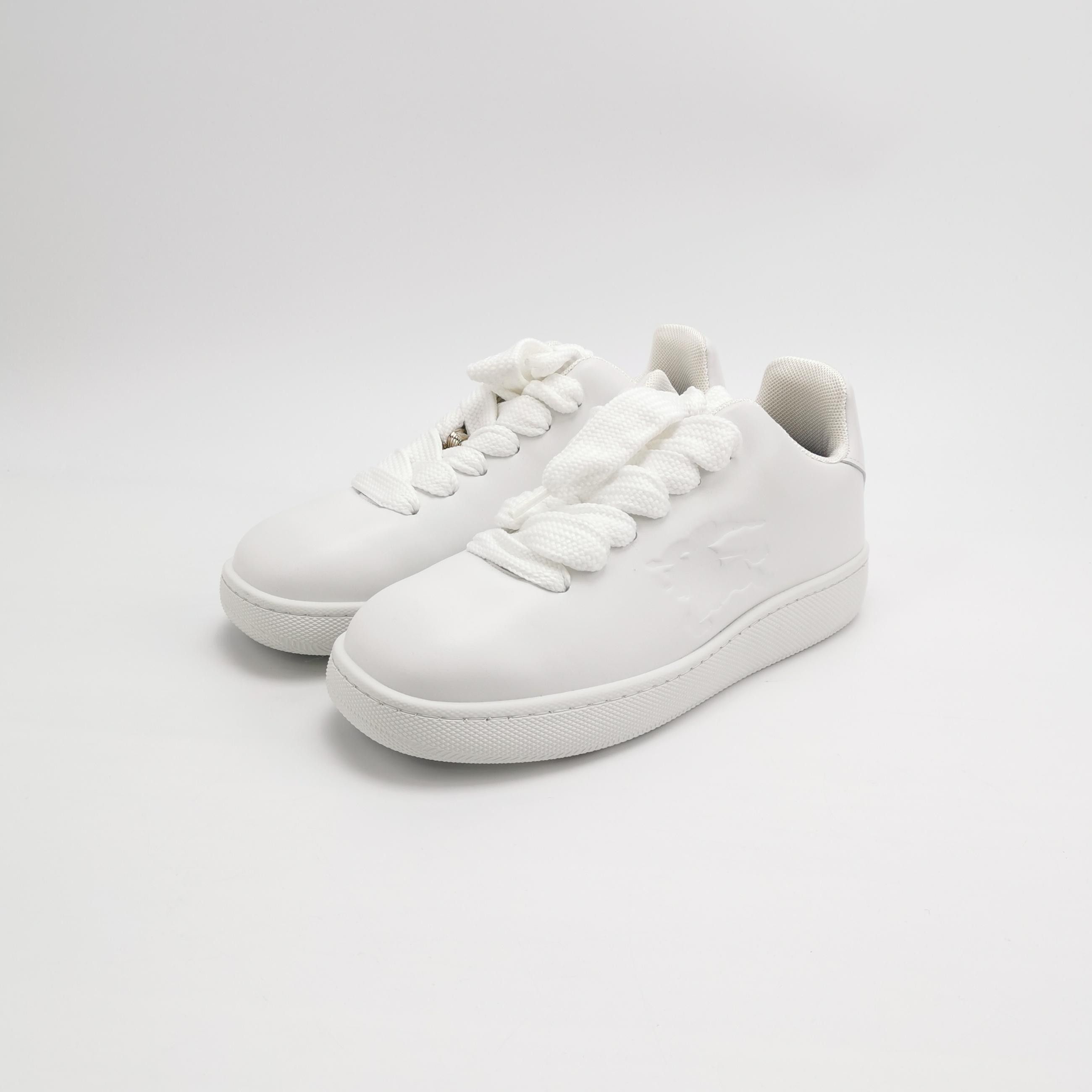 Burberry Burberry Embossed Leather Low-Top Sneakers EU 44 Size US 11 / EU 44 - 3 Thumbnail