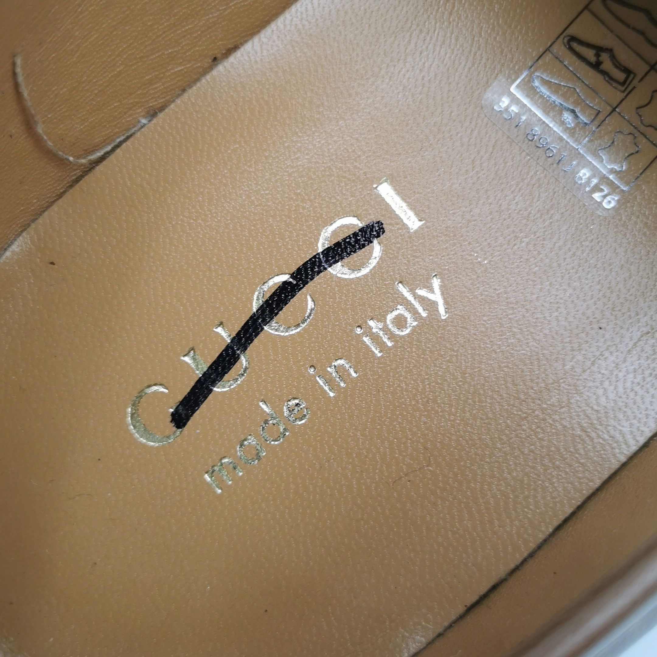 Gucci Gucci Interlocking G Chain Leather Loafers 6.5 Size US 7 / EU 40 - 12 Thumbnail