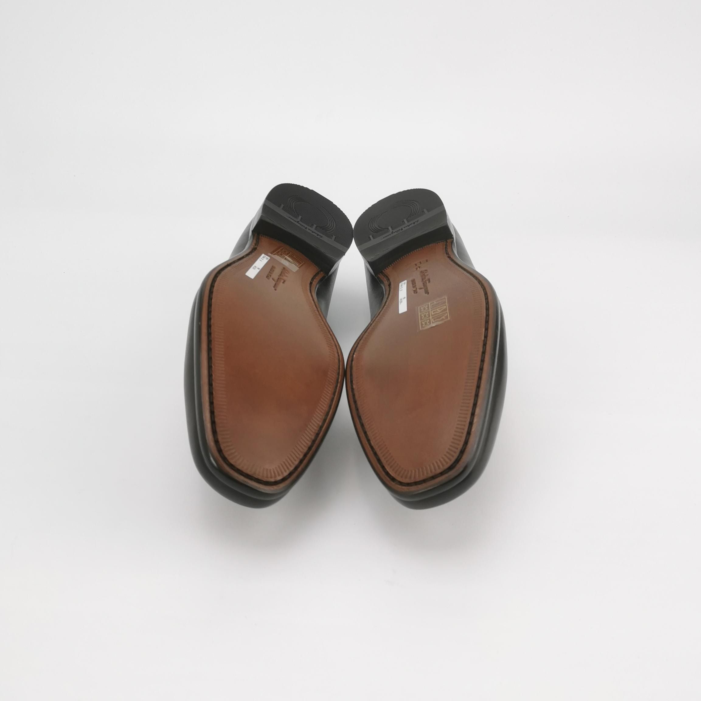 Salvatore Ferragamo Salvatore Ferragamo Gancini Leather Loafers US 7 Size US 7 / EU 40 - 6 Thumbnail