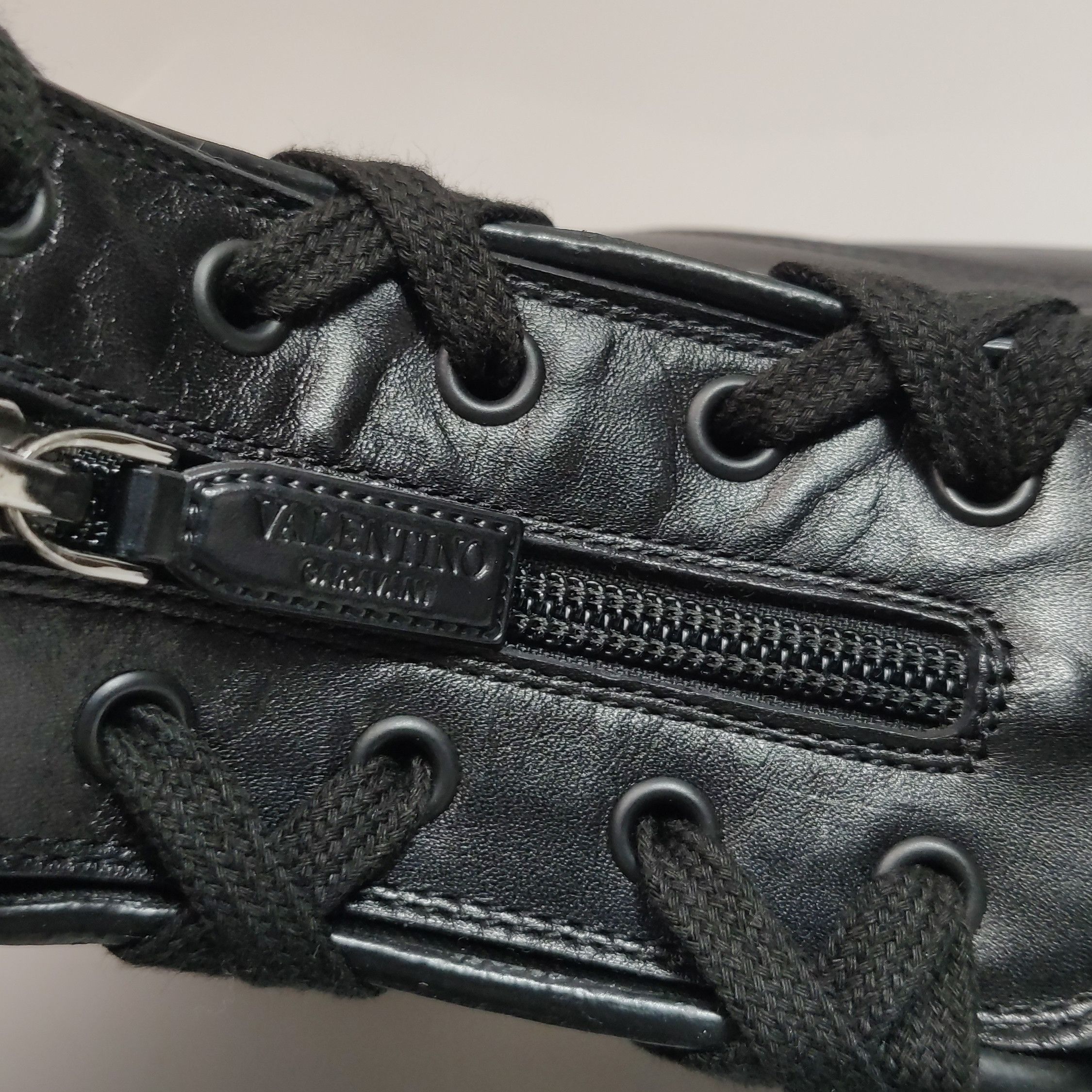 Valentino Valentino Front Zip Leather Boots EU 43 Size US 10 / EU 43 - 15 Thumbnail