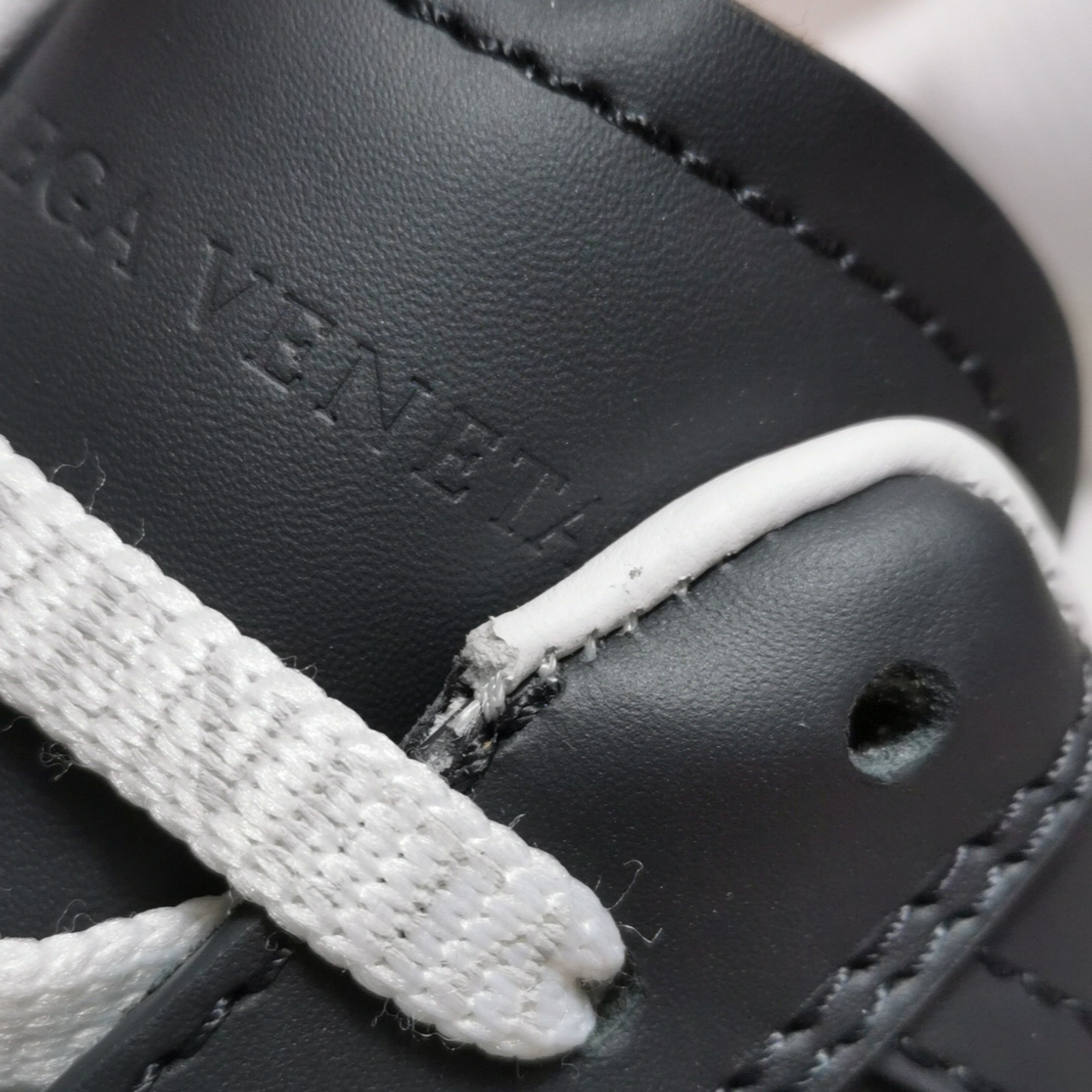 Bottega Veneta Bottega Veneta Leather Low-Top Sneakers EU 39 Size US 6 / EU 39 - 9 Thumbnail