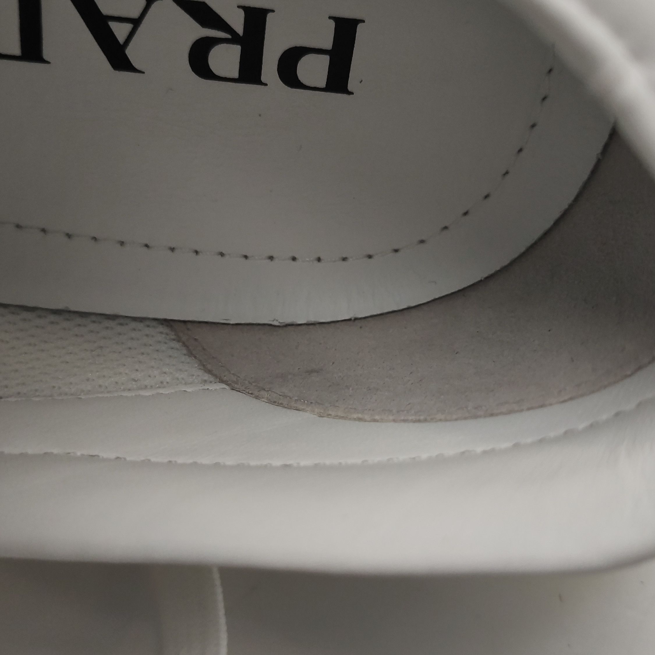 Prada Prada Logo Leather Sneakers 10.5 Size US 10 / EU 43 - 12 Thumbnail