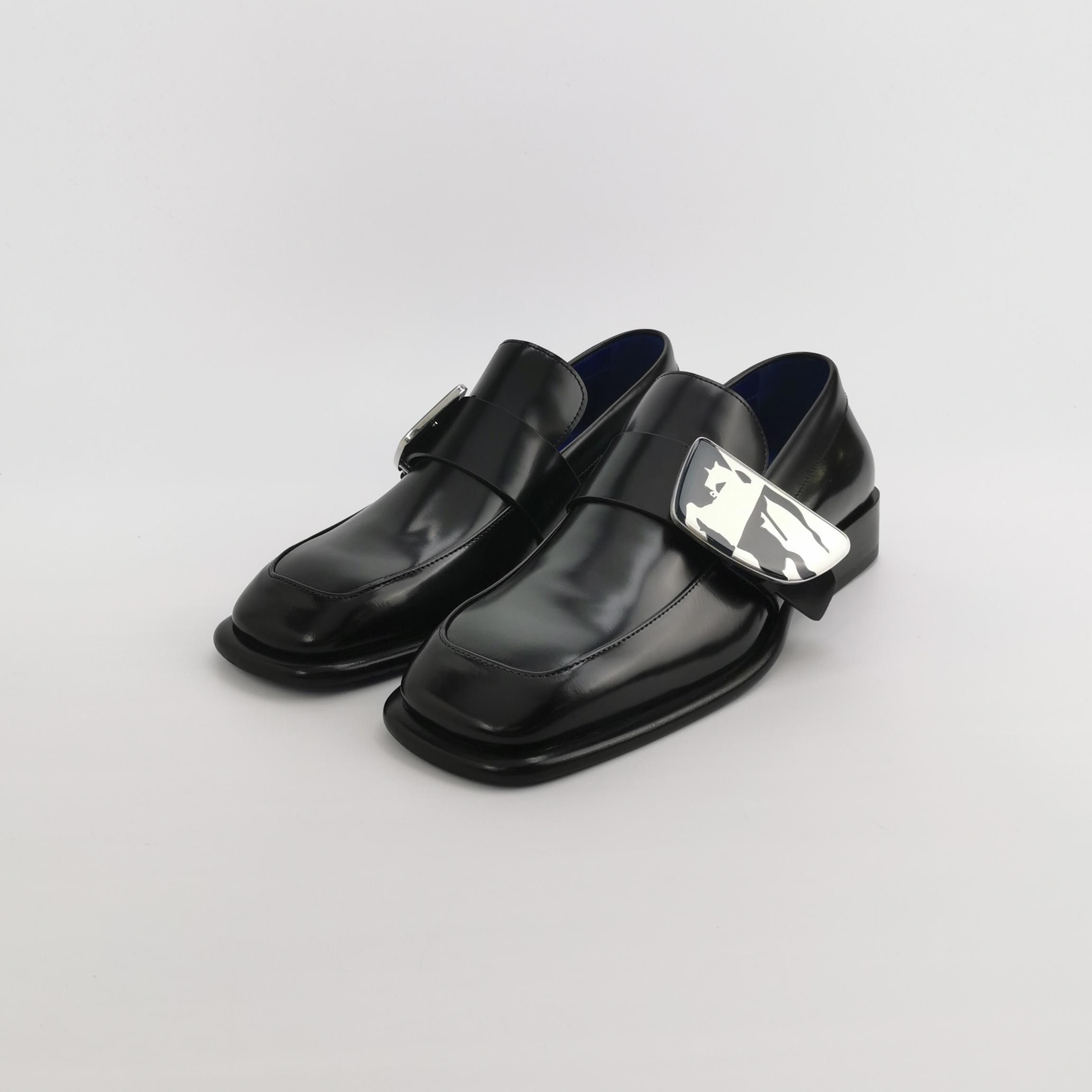 Burberry Burberry Shield Leather Square Toe Loafers EU 39 Size US 6 / EU 39 - 3 Thumbnail