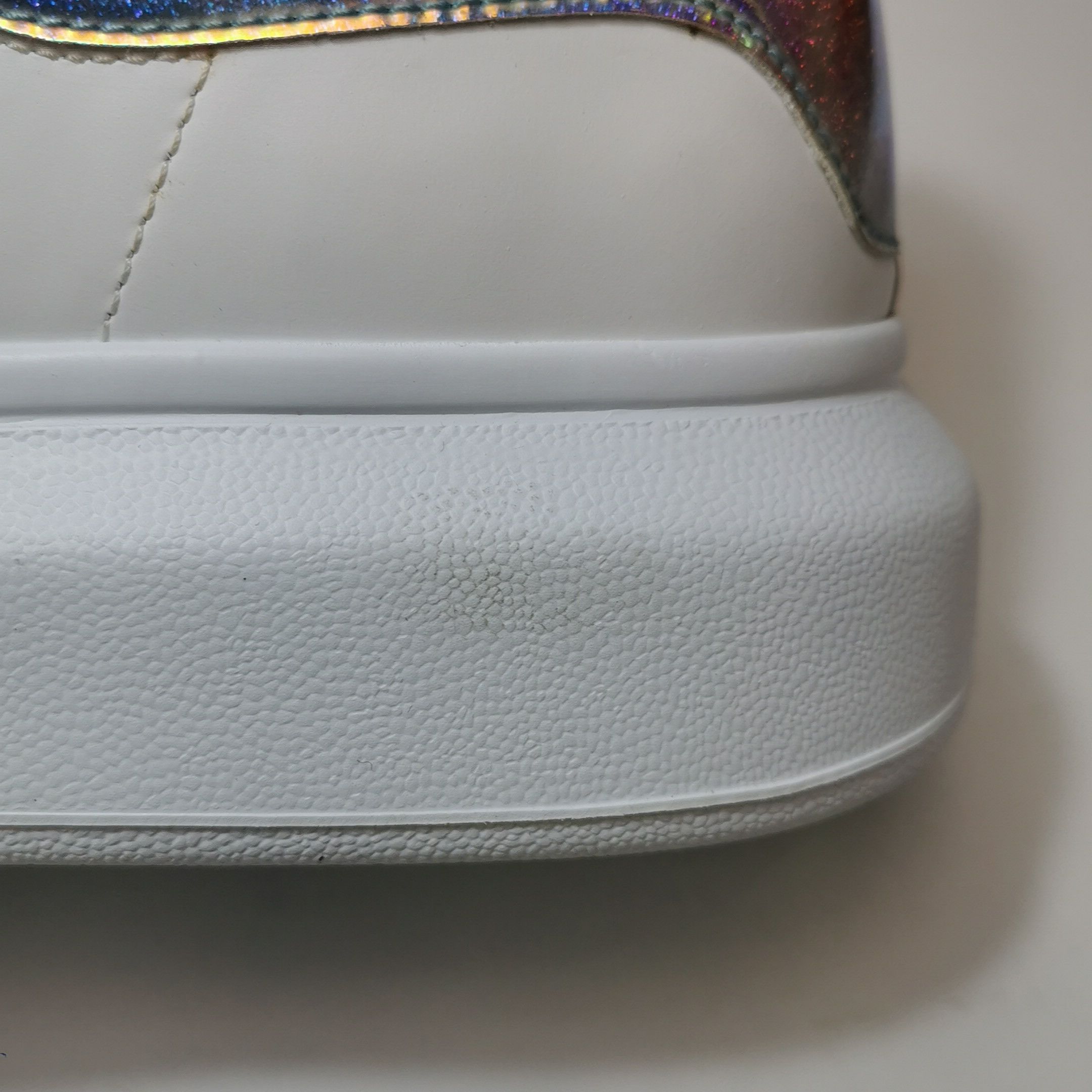 Alexander McQueen Alexander McQueen Iridescent Oversized Sneakers EU 41 Size US 8 / EU 41 - 9 Thumbnail