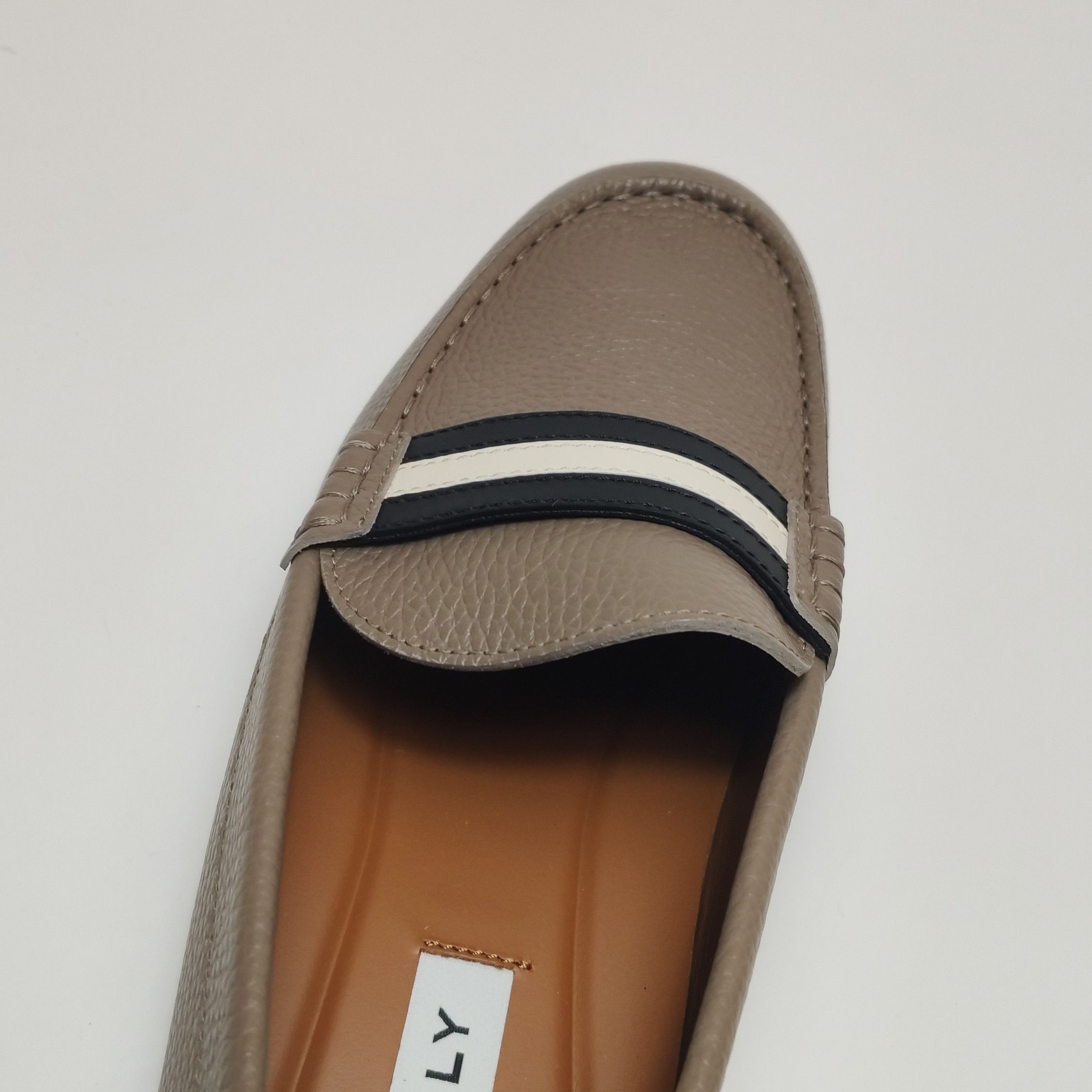 Bally Bally Stripe Grained Leather Loafers 41.5 Size US 8 / EU 41 - 10 Thumbnail