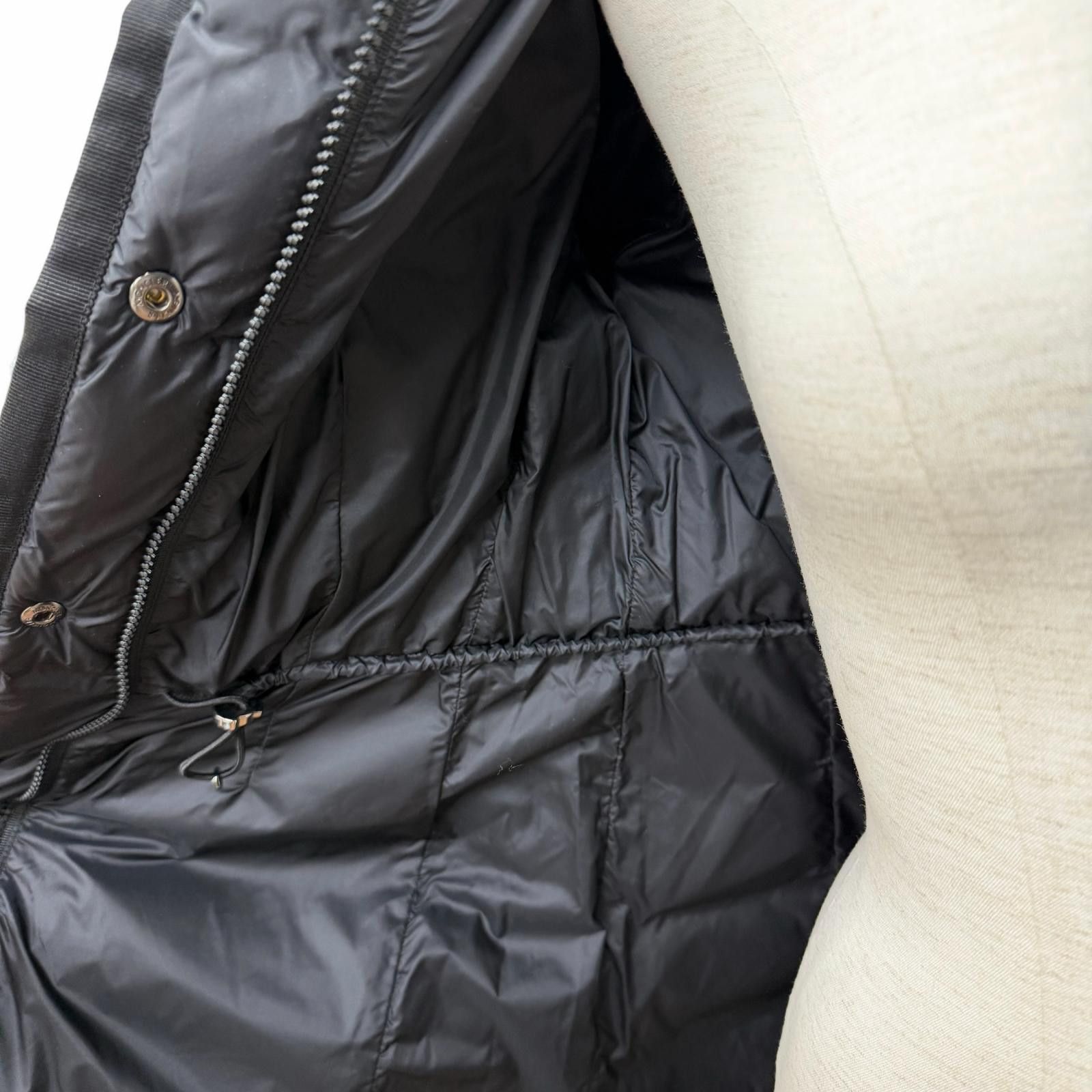Moncler Moncler Moncler Hermine Down Coat Textile Outerwear DUTY FREE for USA Size ONE SIZE - 5 Thumbnail