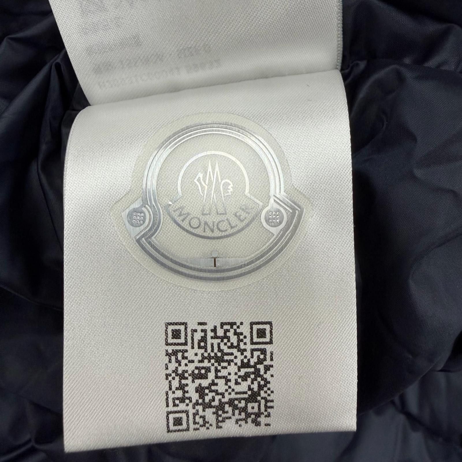 Moncler Moncler Moncler EVETTES Polyester Down Coat Textile Outerwear H20931C00041 DUTY FREE for USA Size ONE SIZE - 15 Thumbnail