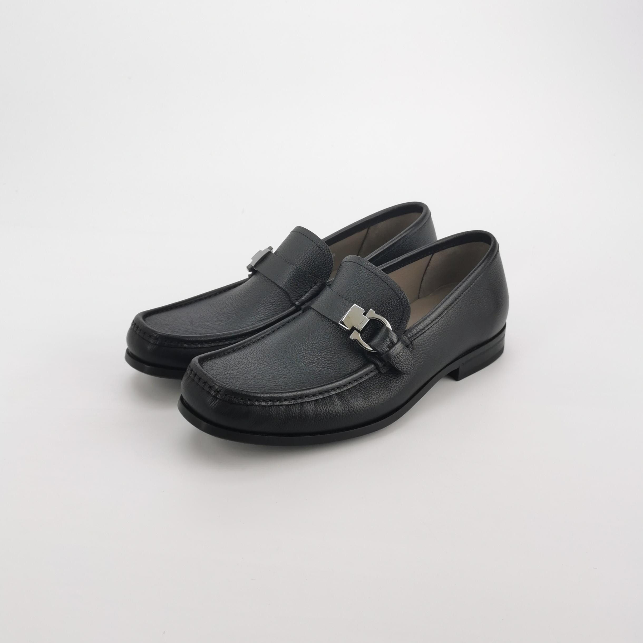 Salvatore Ferragamo Salvatore Ferragamo Gancini Pebbled Loafers US 7 Size US 7 / EU 40 - 3 Thumbnail