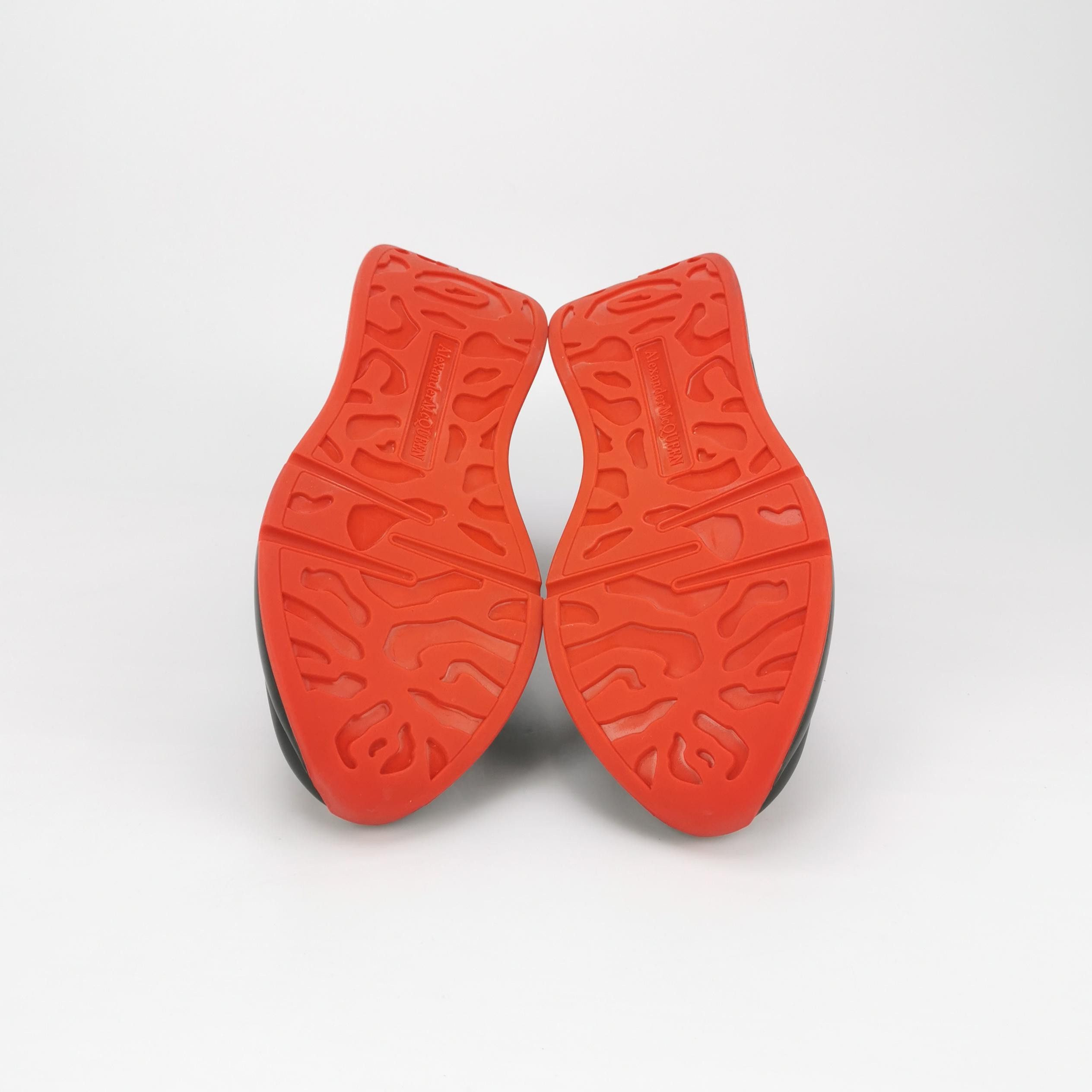Alexander McQueen Alexander McQueen Oversized Runner Sneakers EU 41 Size US 8 / EU 41 - 6 Thumbnail