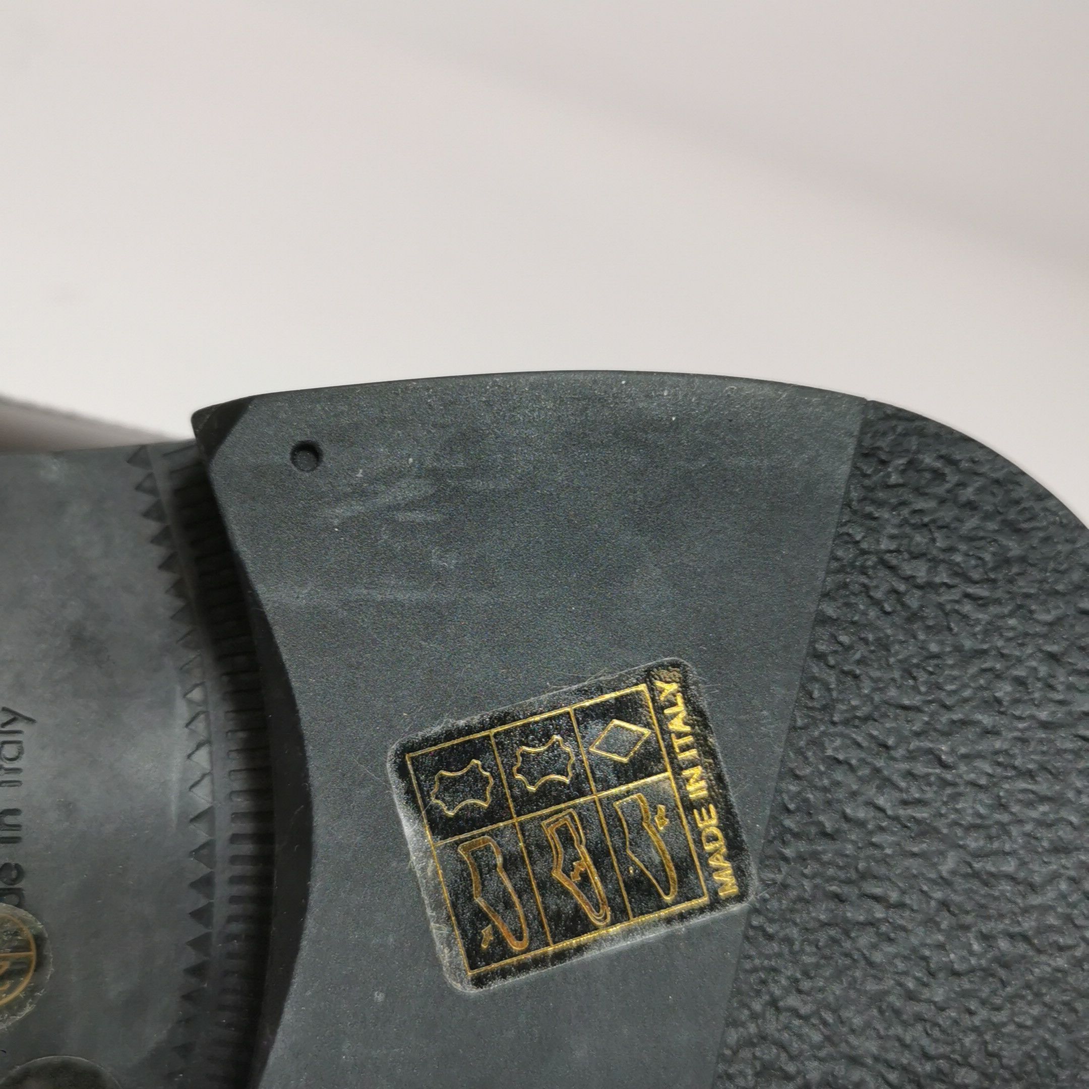 Gucci Gucci Interlocking G Leather Loafers EU 39.5 Size US 6 / EU 39 - 13 Thumbnail