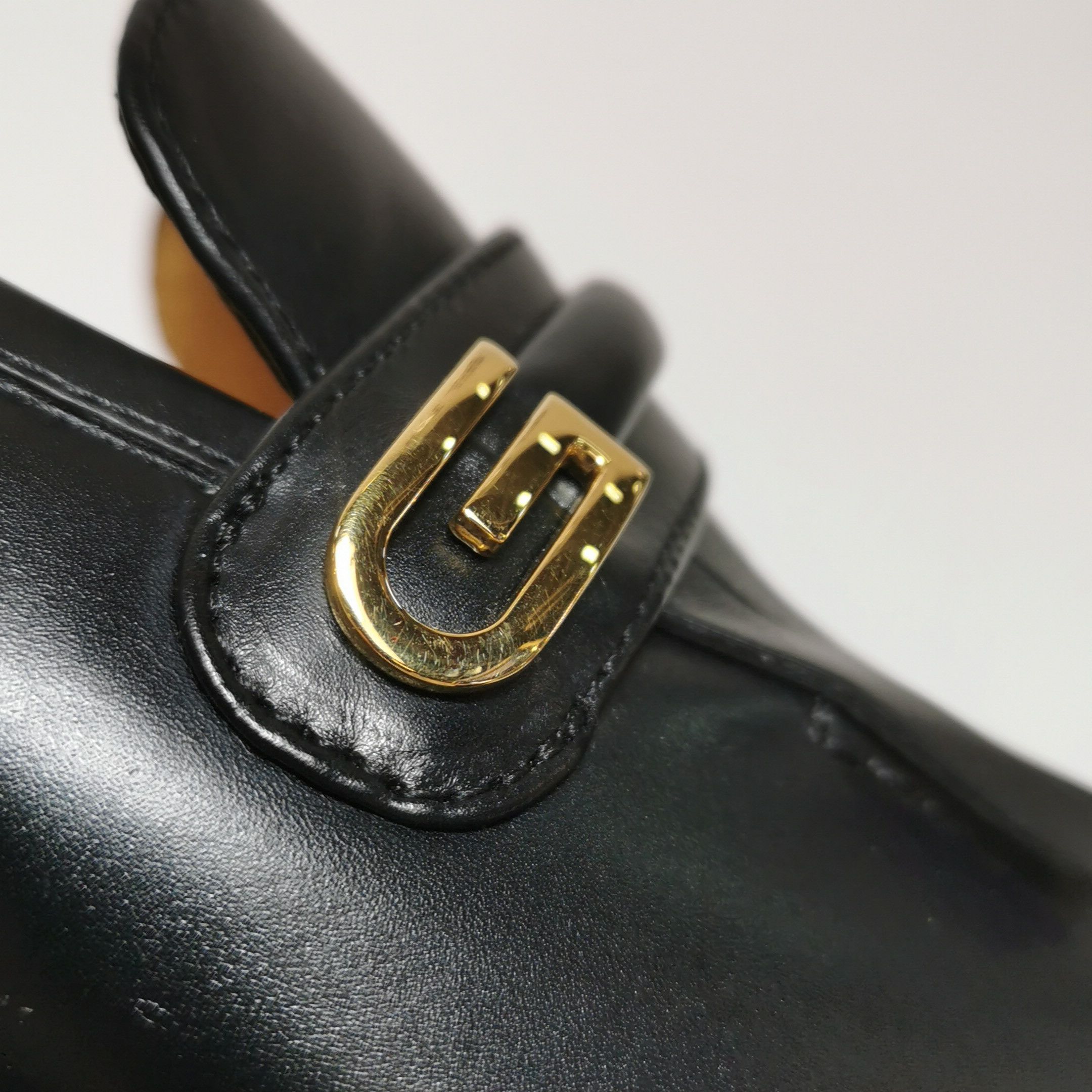 Gucci Gucci Fringed Leather G Logo Loafers EU 39.5 Size US 6 / EU 39 - 8 Thumbnail