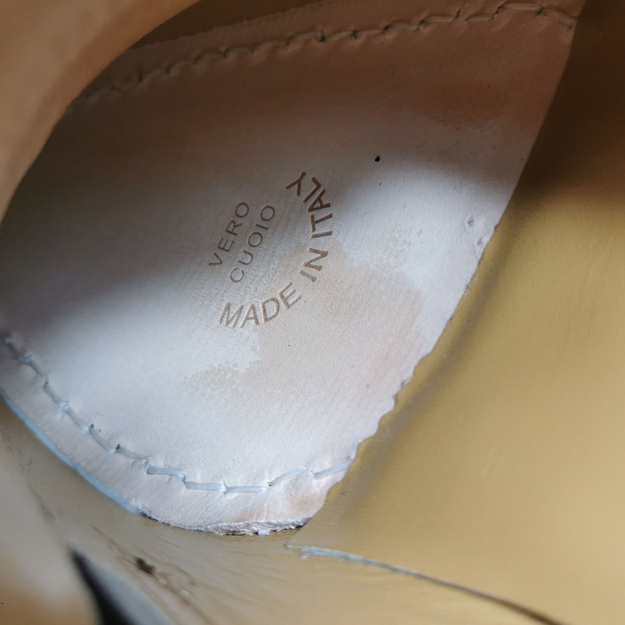 Gucci Gucci Interlocking G Leather Loafers EU 38.5 Size US 5.5 / EU 38 - 9 Thumbnail