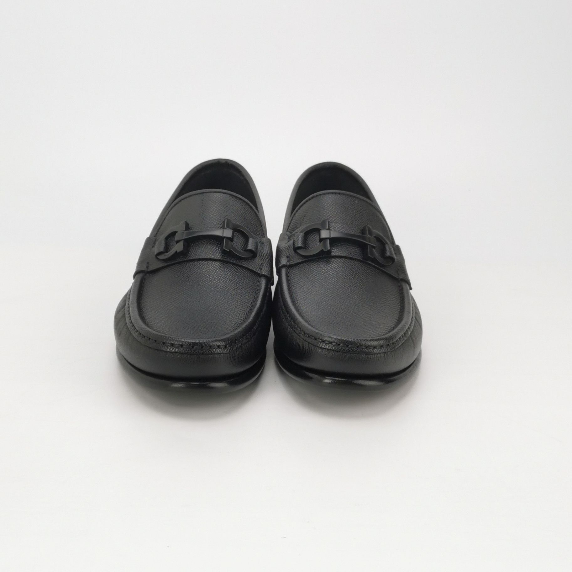 Salvatore Ferragamo Salvatore Ferragamo Gancini Buckle Loafers Size 41.5 Size US 8 / EU 41 - 4 Thumbnail