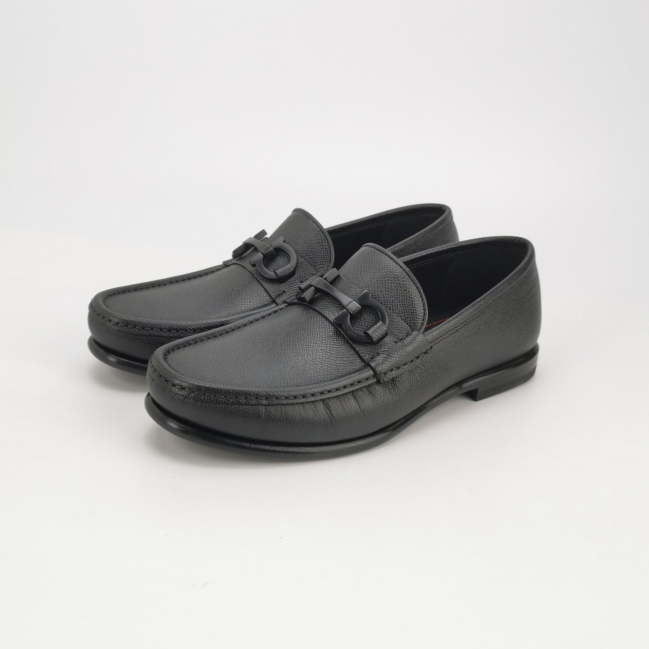 Salvatore Ferragamo Salvatore Ferragamo Gancini Buckle Loafers Size 41.5 Size US 8 / EU 41 - 3 Thumbnail
