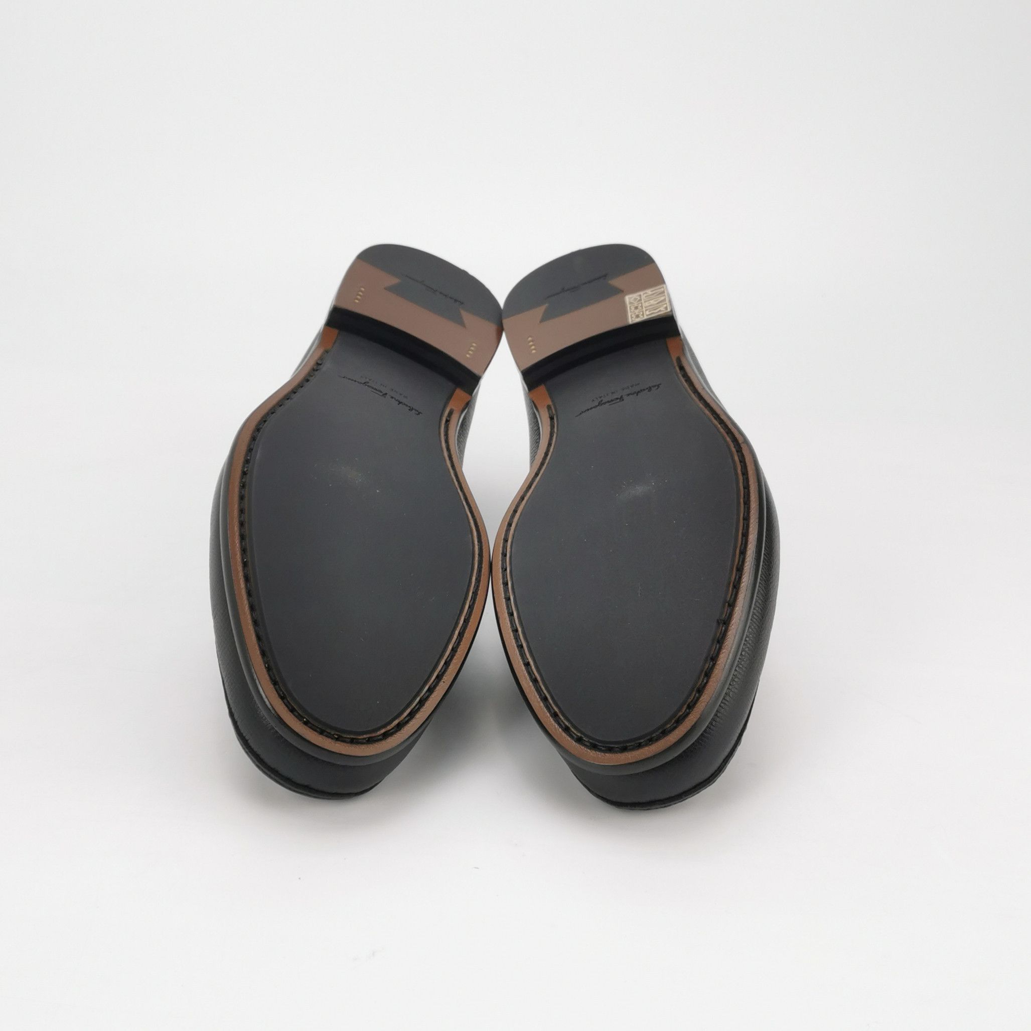 Salvatore Ferragamo Salvatore Ferragamo Gancini Buckle Loafers Size 41.5 Size US 8 / EU 41 - 6 Thumbnail