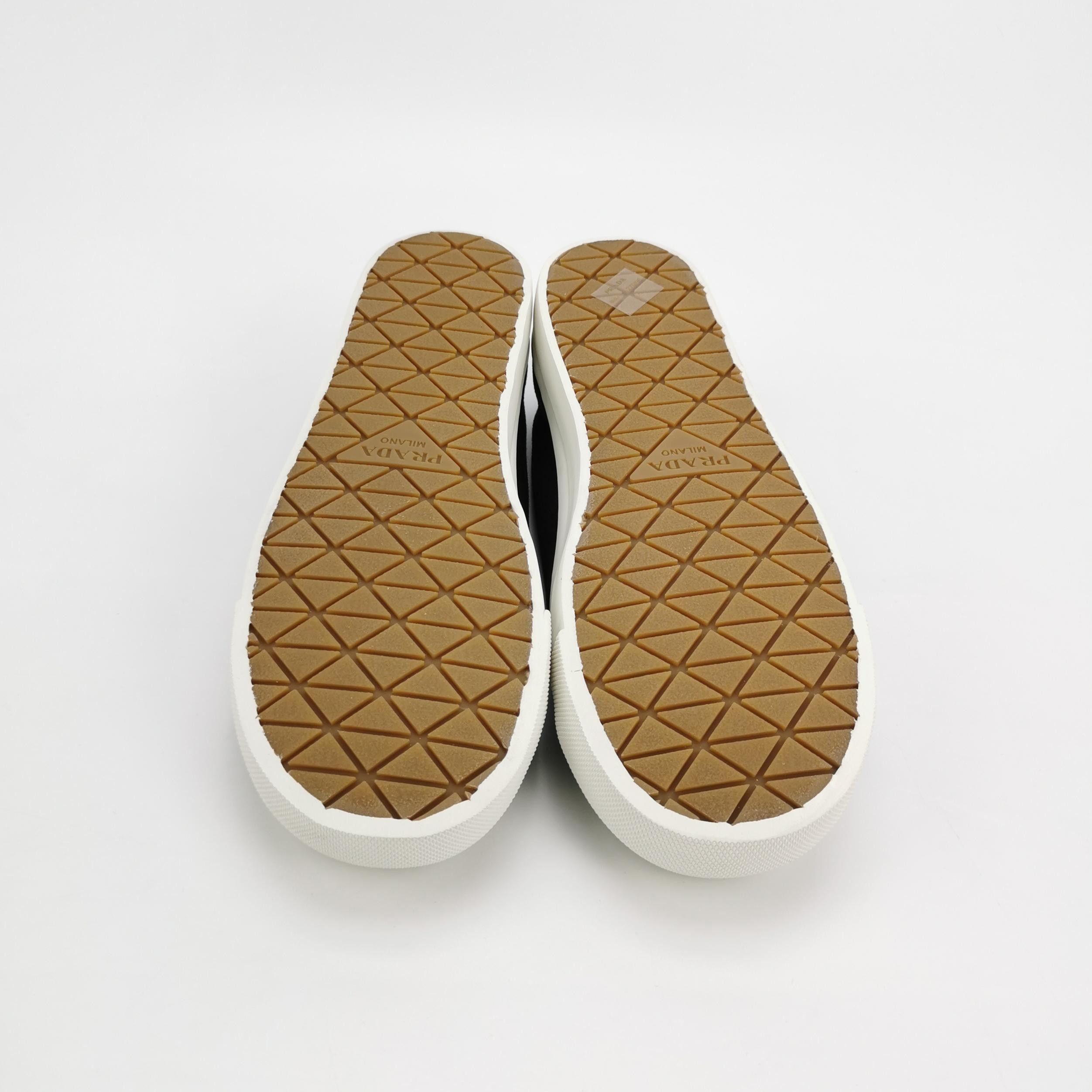 Prada Prada Triangle Logo Canvas Low-Top Sneakers 41 Size US 8 / EU 41 - 6 Thumbnail