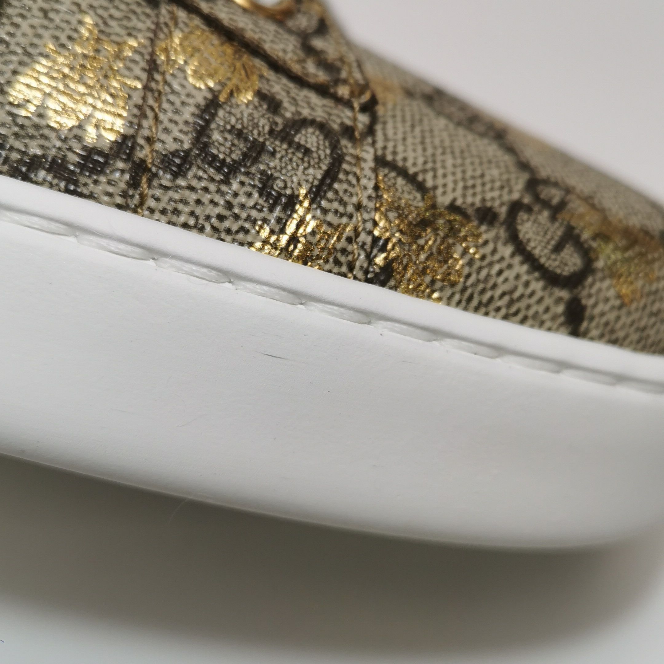 Gucci Gucci Gold Bee GG Supreme Ace Sneakers 47 Size US 14 / EU 47 - 10 Thumbnail