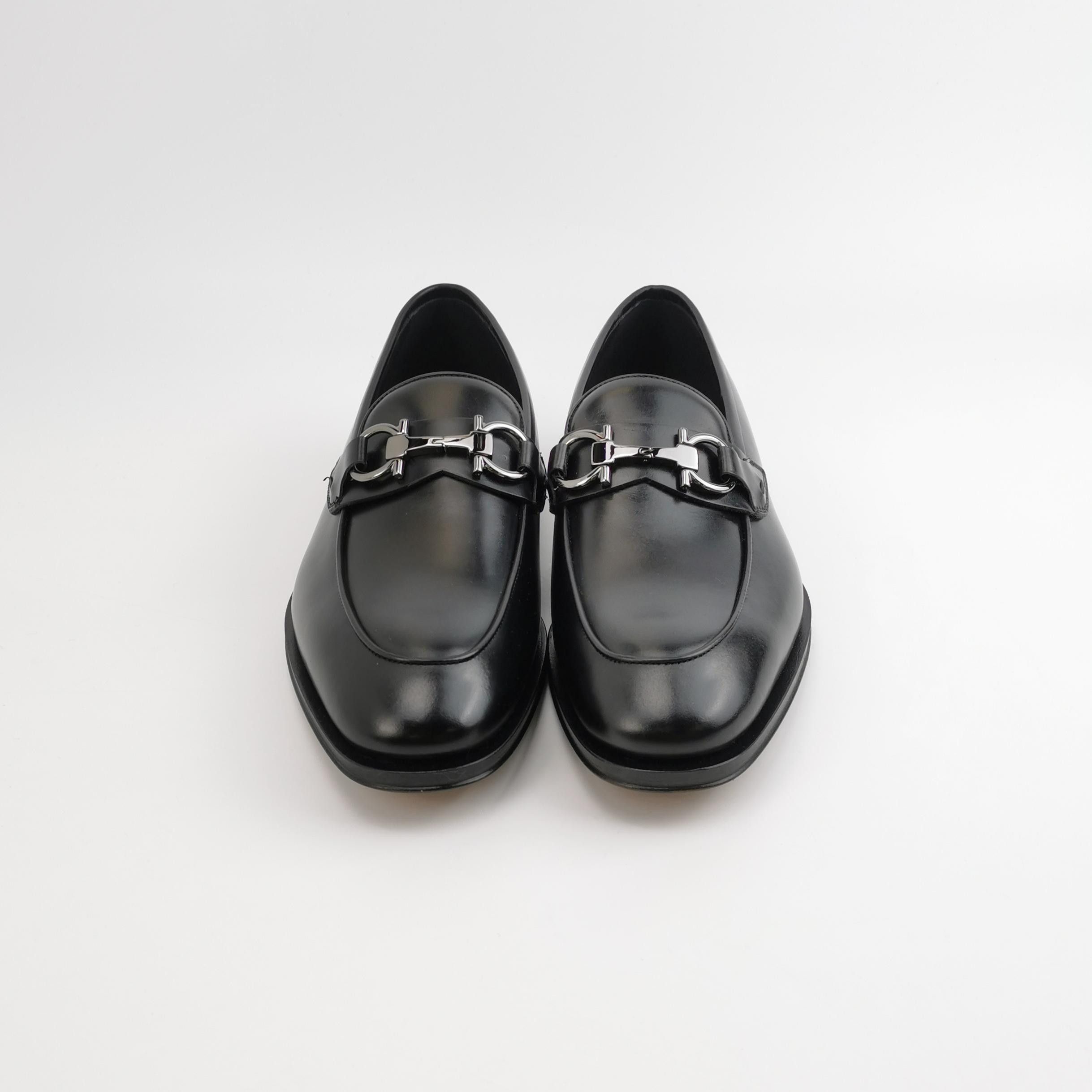 Salvatore Ferragamo Salvatore Ferragamo Gancini Leather Loafers US 7 Size US 7 / EU 40 - 4 Thumbnail