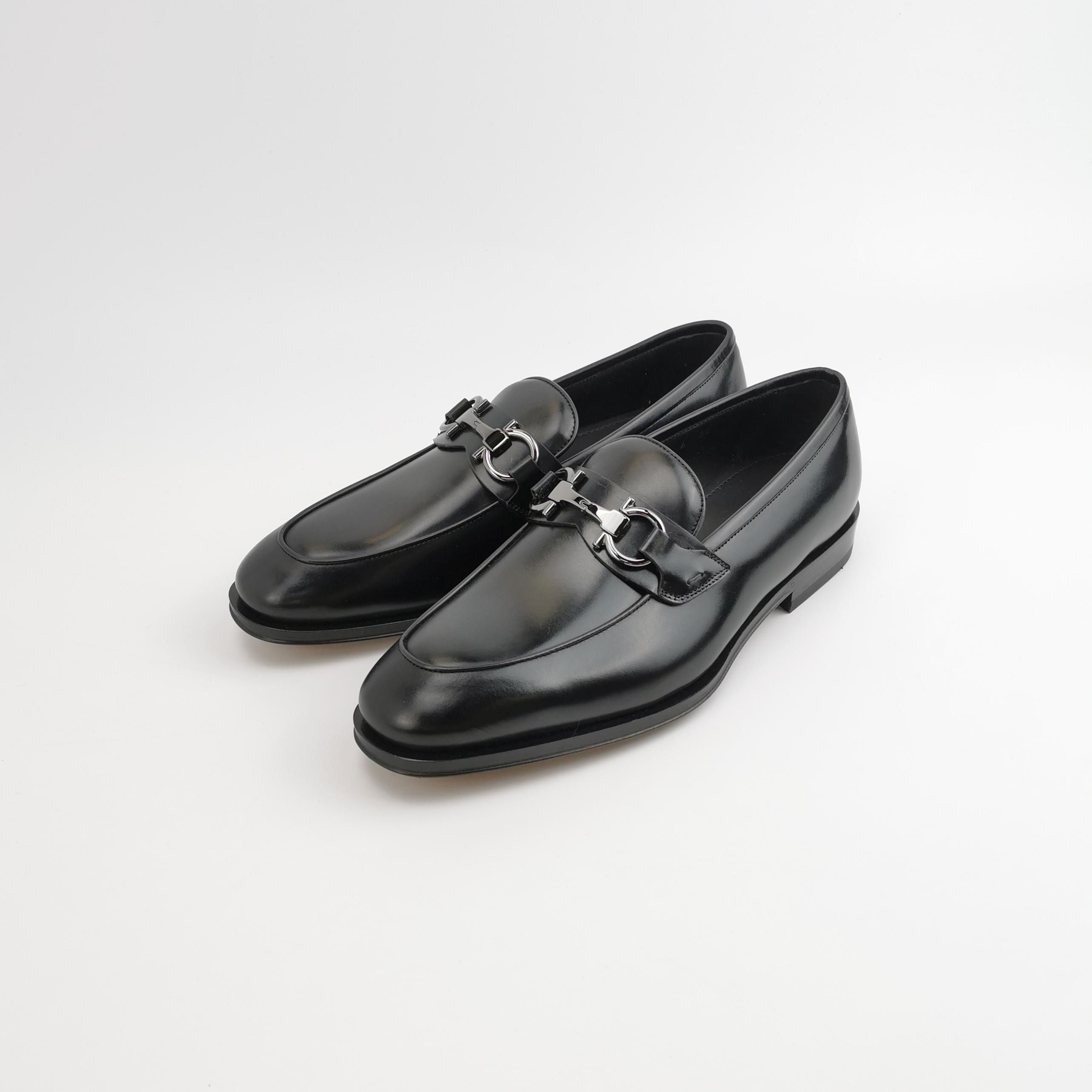 Salvatore Ferragamo Salvatore Ferragamo Gancini Leather Loafers US 7 Size US 7 / EU 40 - 3 Thumbnail