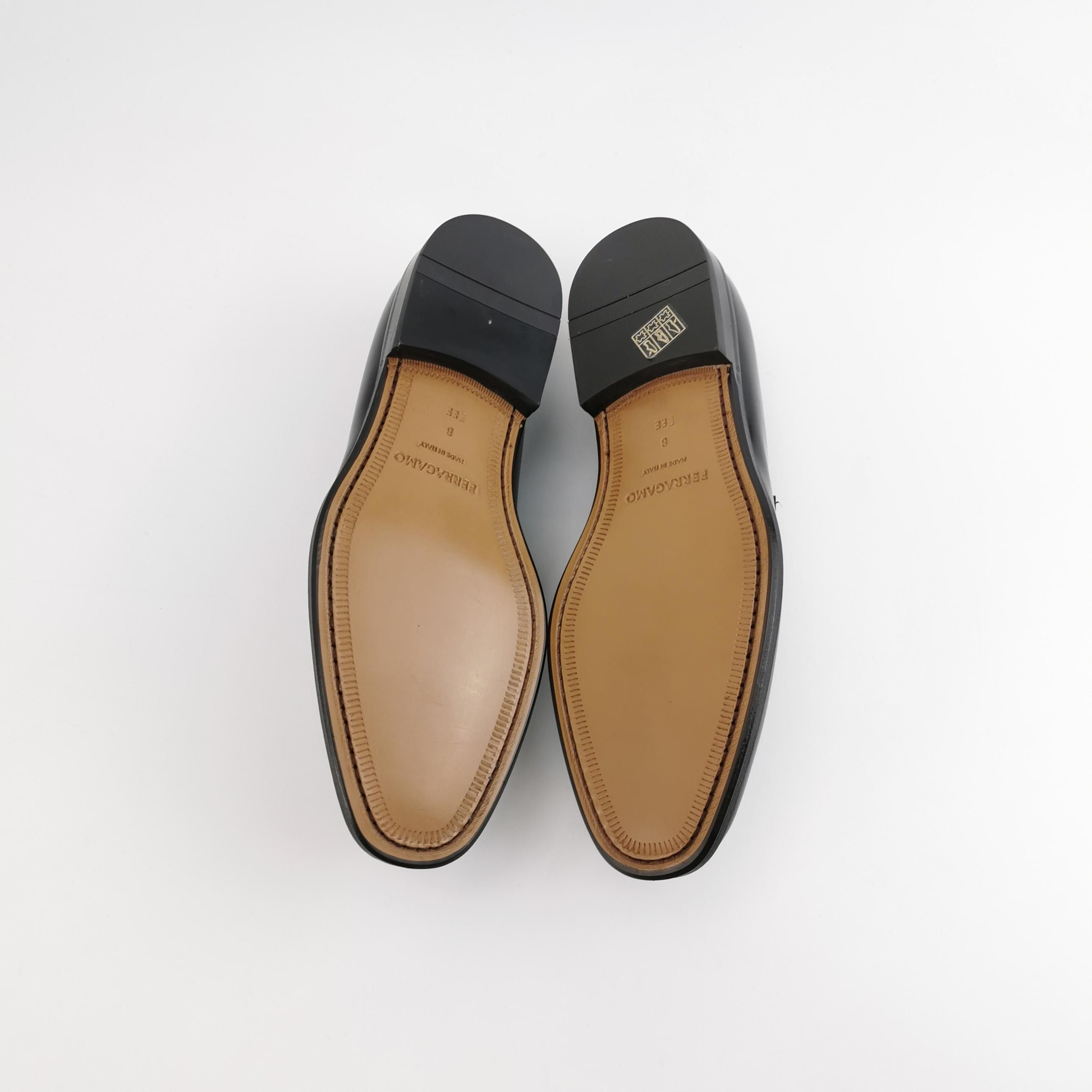 Salvatore Ferragamo Salvatore Ferragamo Gancini Leather Loafers US 7 Size US 7 / EU 40 - 6 Thumbnail