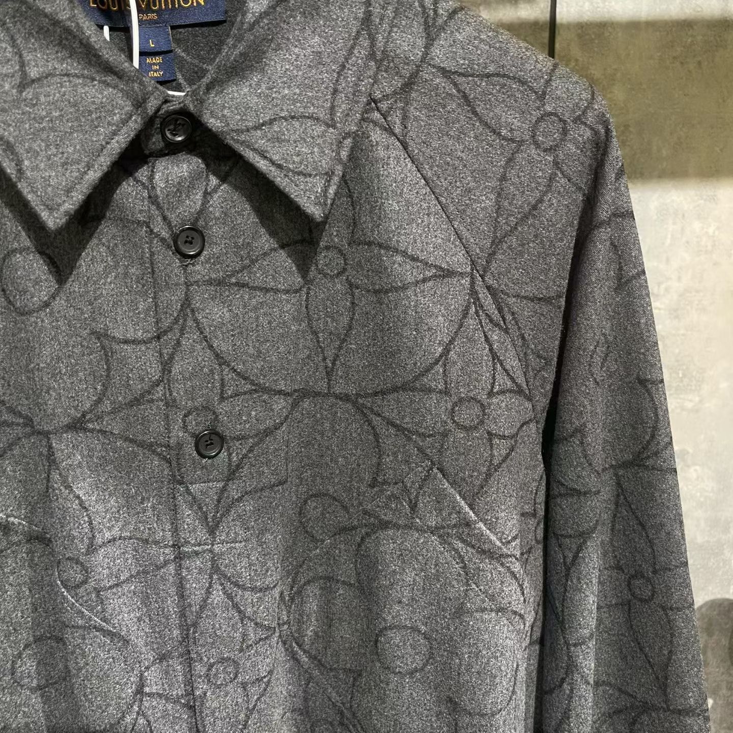 Louis Vuitton Louis Vuitton Floral Gray Shirt l Men Size US L / EU 52-54 / 3 - 4 Thumbnail