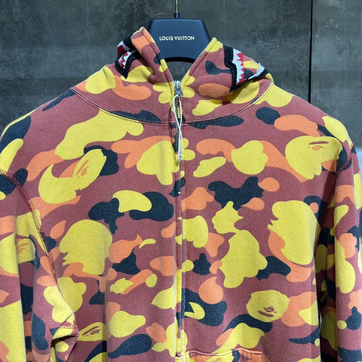 Bape Bape Shark Camo Multi Light Jacket xl Men Size US XL / EU 56 / 4 - 6 Thumbnail