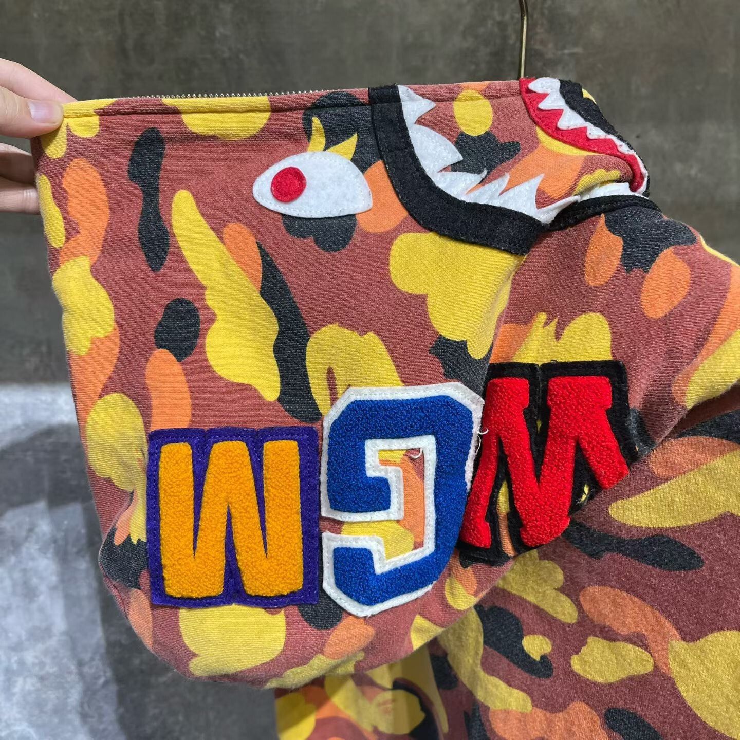 Bape Bape Shark Camo Multi Light Jacket xl Men Size US XL / EU 56 / 4 - 7 Thumbnail
