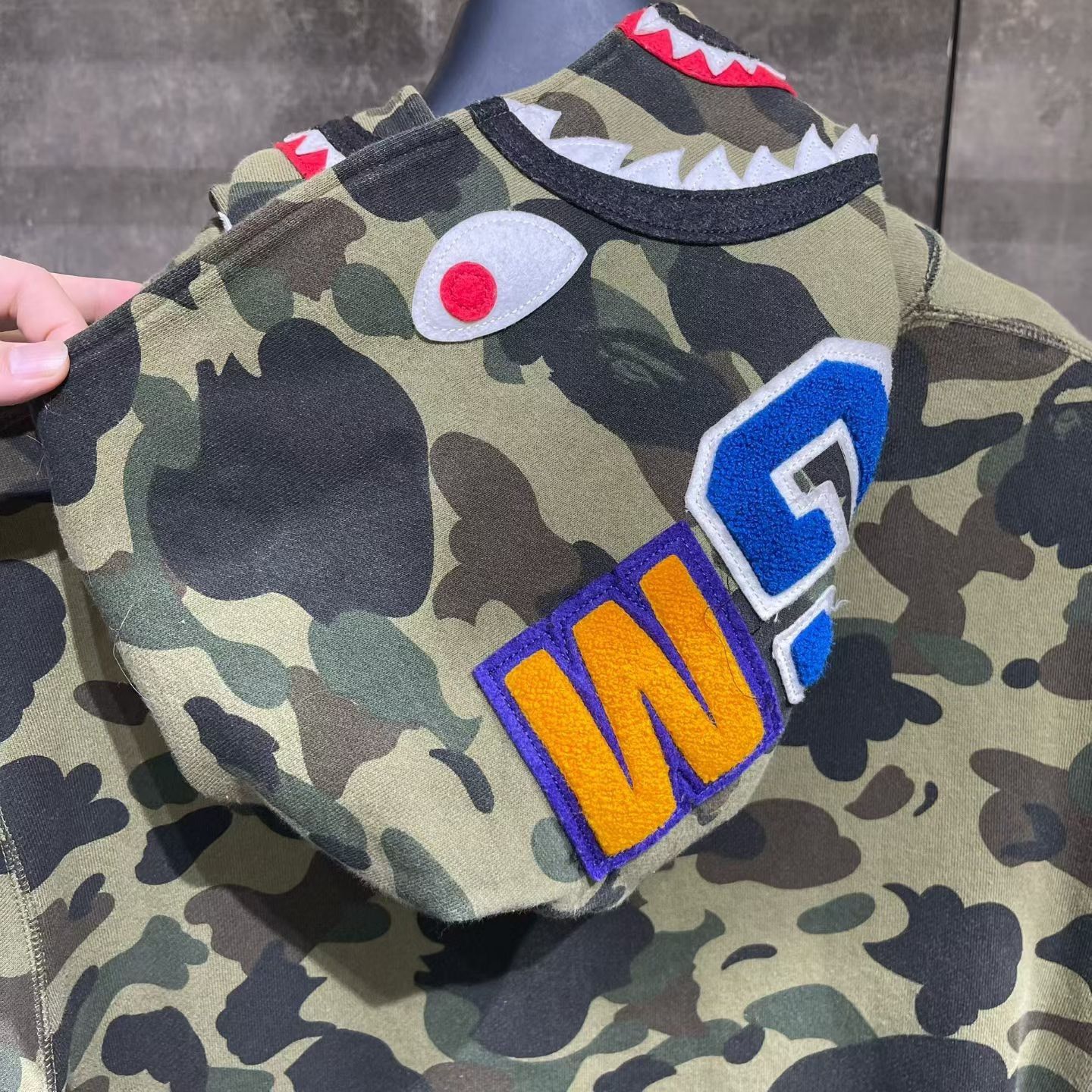 Bape Bape Shark Camo Hoodie l Men Size US L / EU 52-54 / 3 - 6 Thumbnail