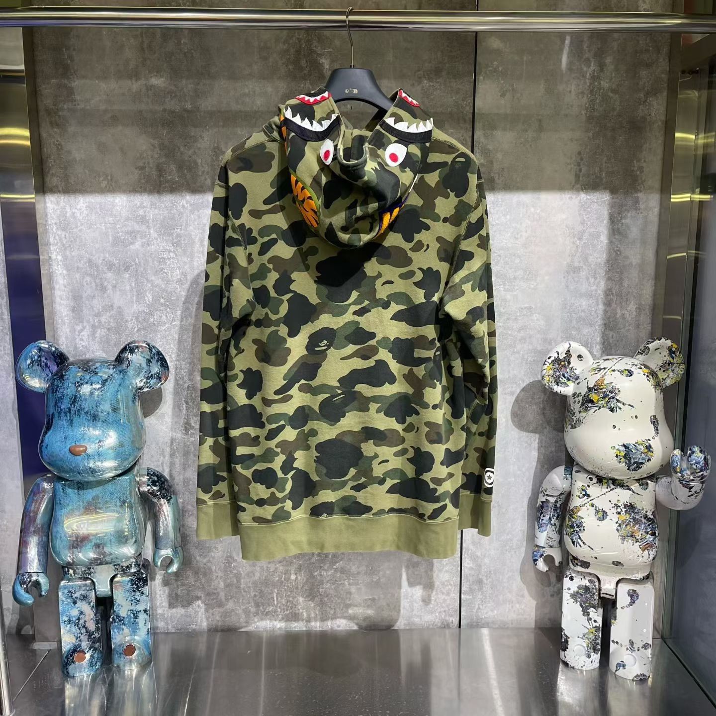 Bape Bape Shark Camo Hoodie l Men Size US L / EU 52-54 / 3 - 2 Thumbnail
