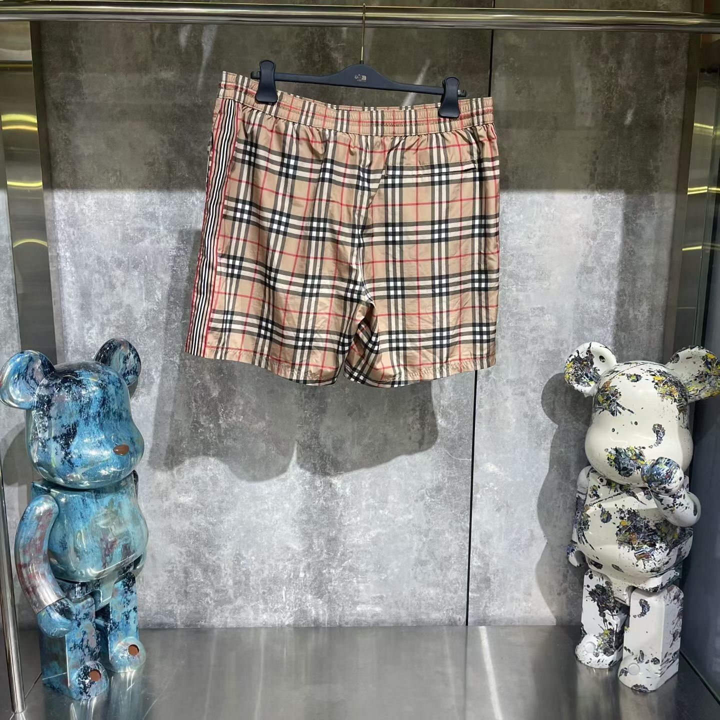 Burberry Burberry Plaid Shorts 38 Men Size US 38 / EU 54 - 2 Thumbnail