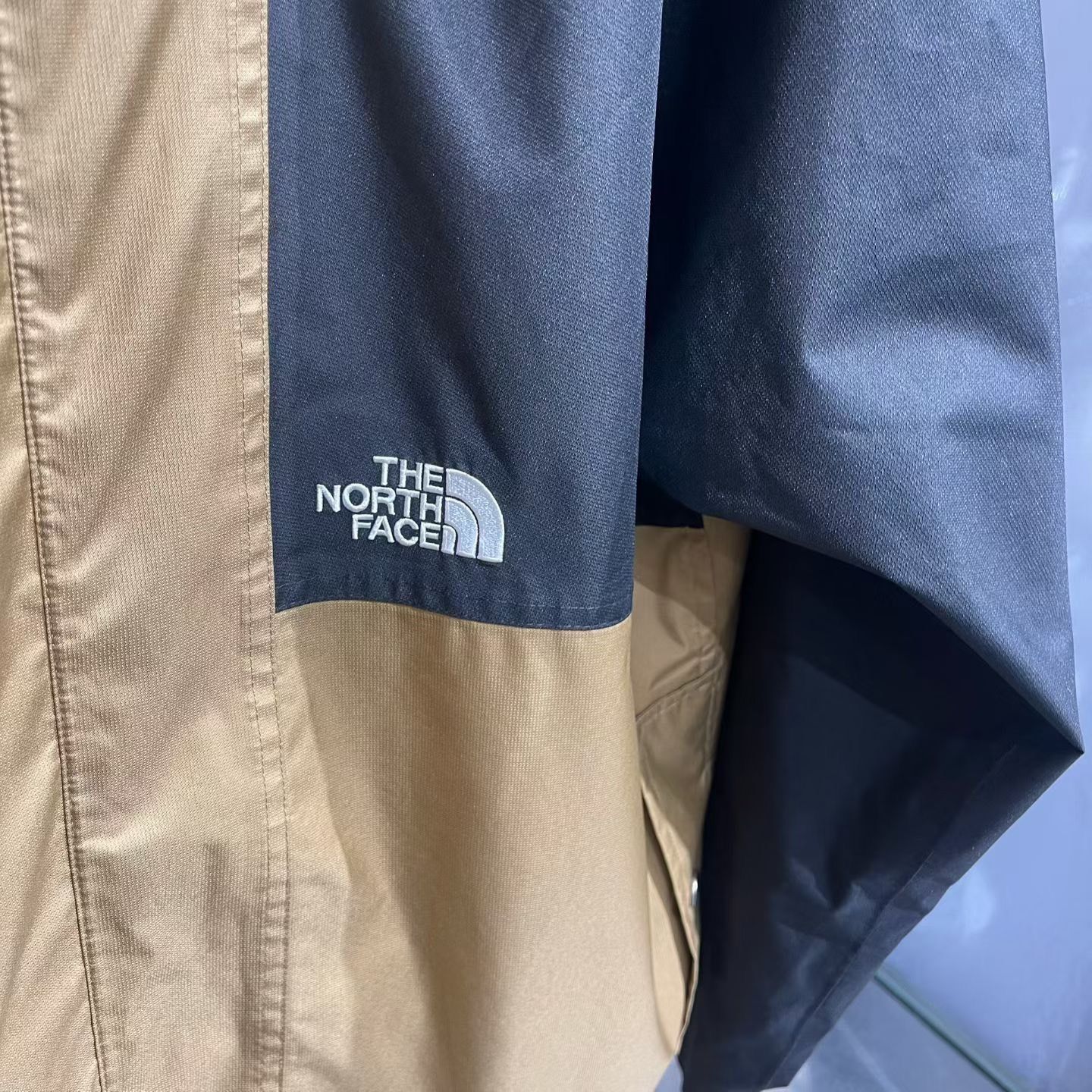 The North Face The North Face Waterproof Light Jacket xl Men Size US XL / EU 56 / 4 - 5 Thumbnail