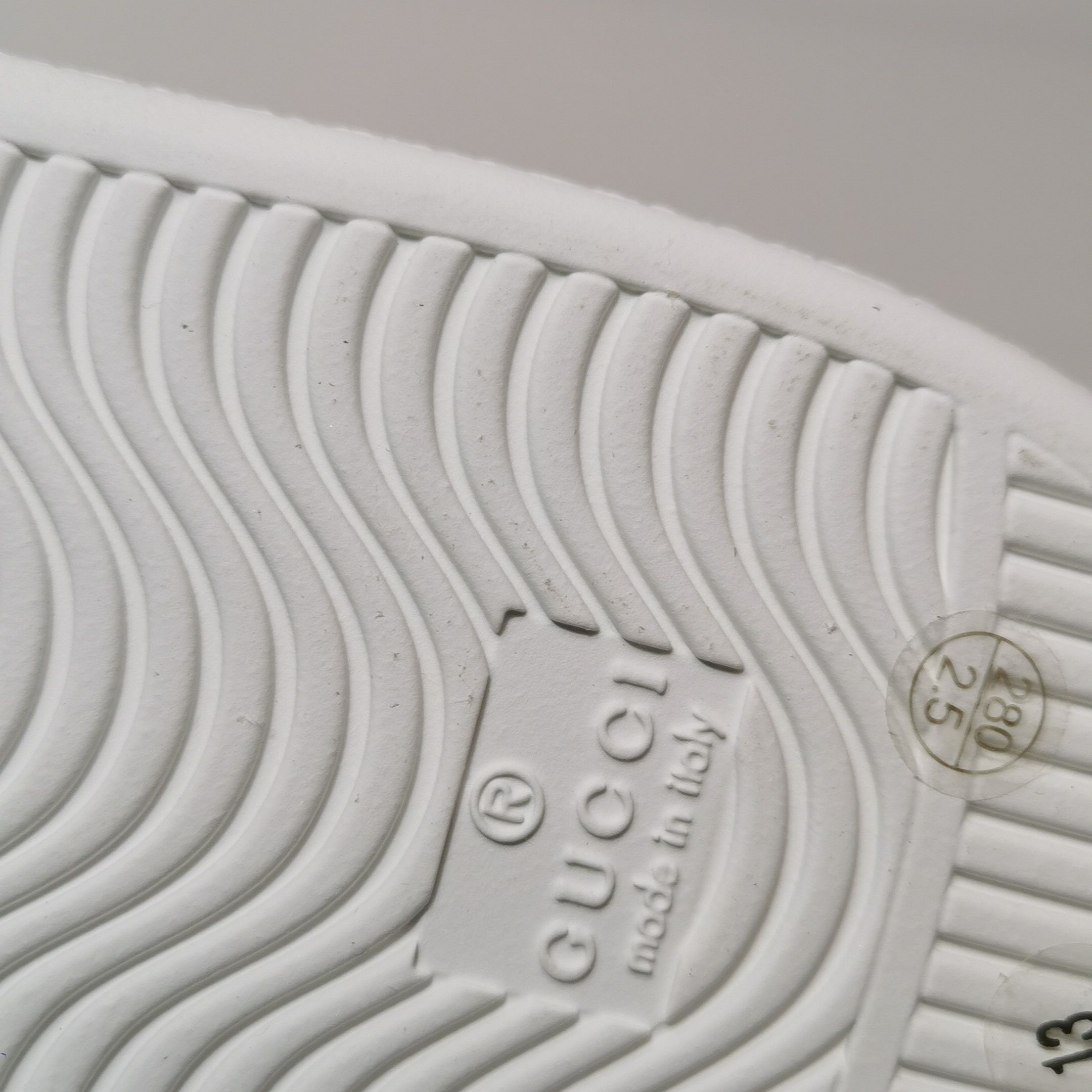 Gucci Gucci Bee GG Supreme Ace Sneakers 47 Size US 14 / EU 47 - 14 Thumbnail
