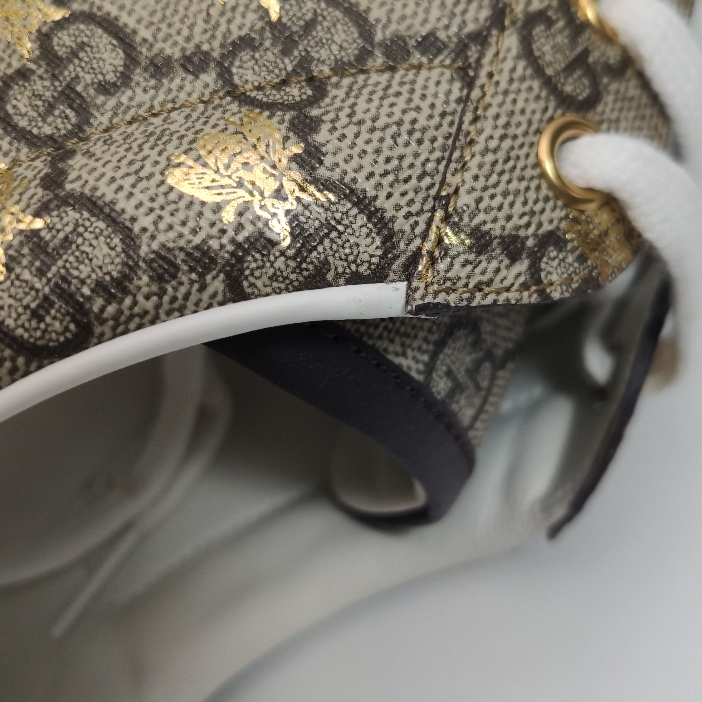 Gucci Gucci Bee Pattern Ace Sneakers 47 Size US 14 / EU 47 - 9 Thumbnail