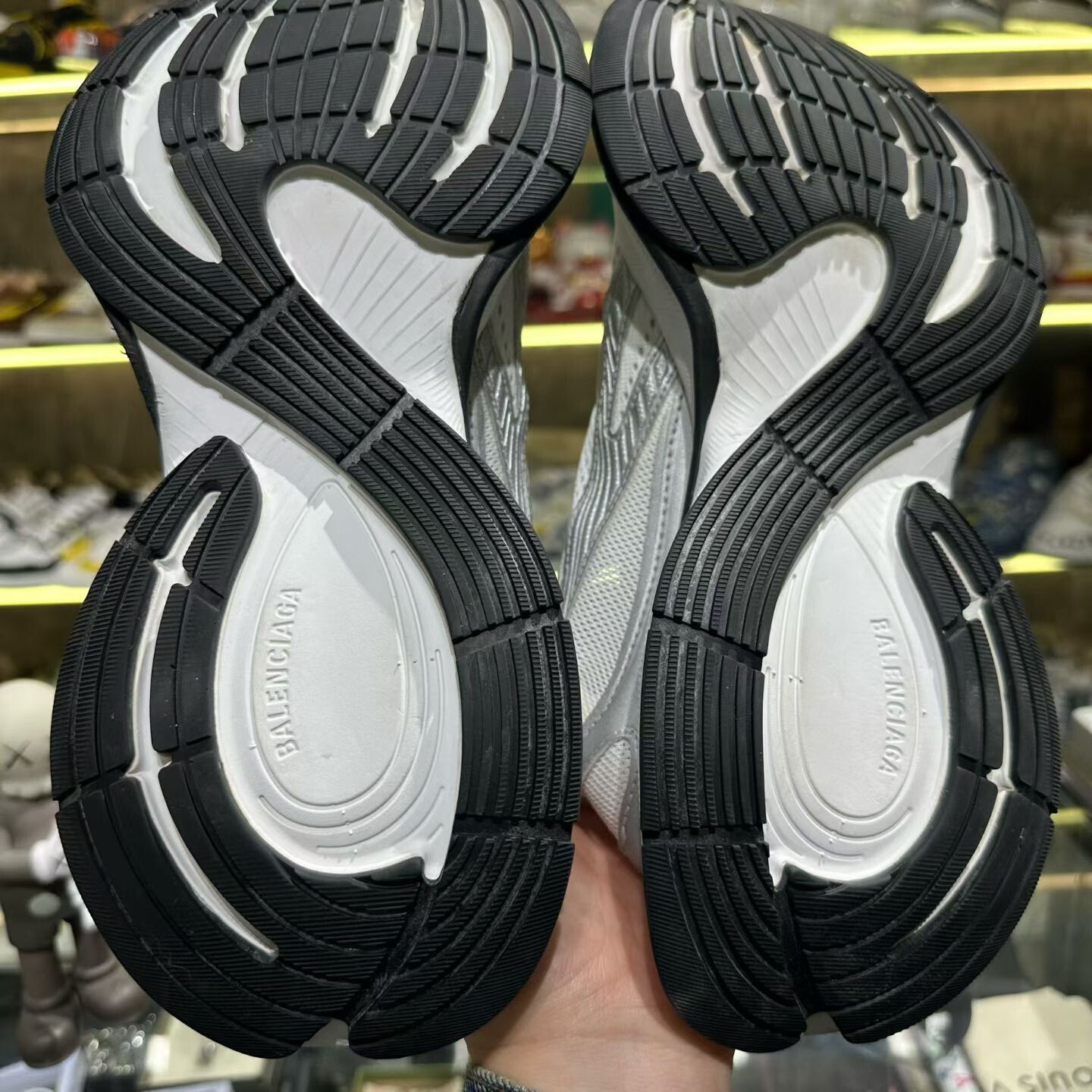 Balenciaga Balenciaga Multi Lowtop Sneakers us_12 Women Size US 12 / IT 42 - 7 Thumbnail