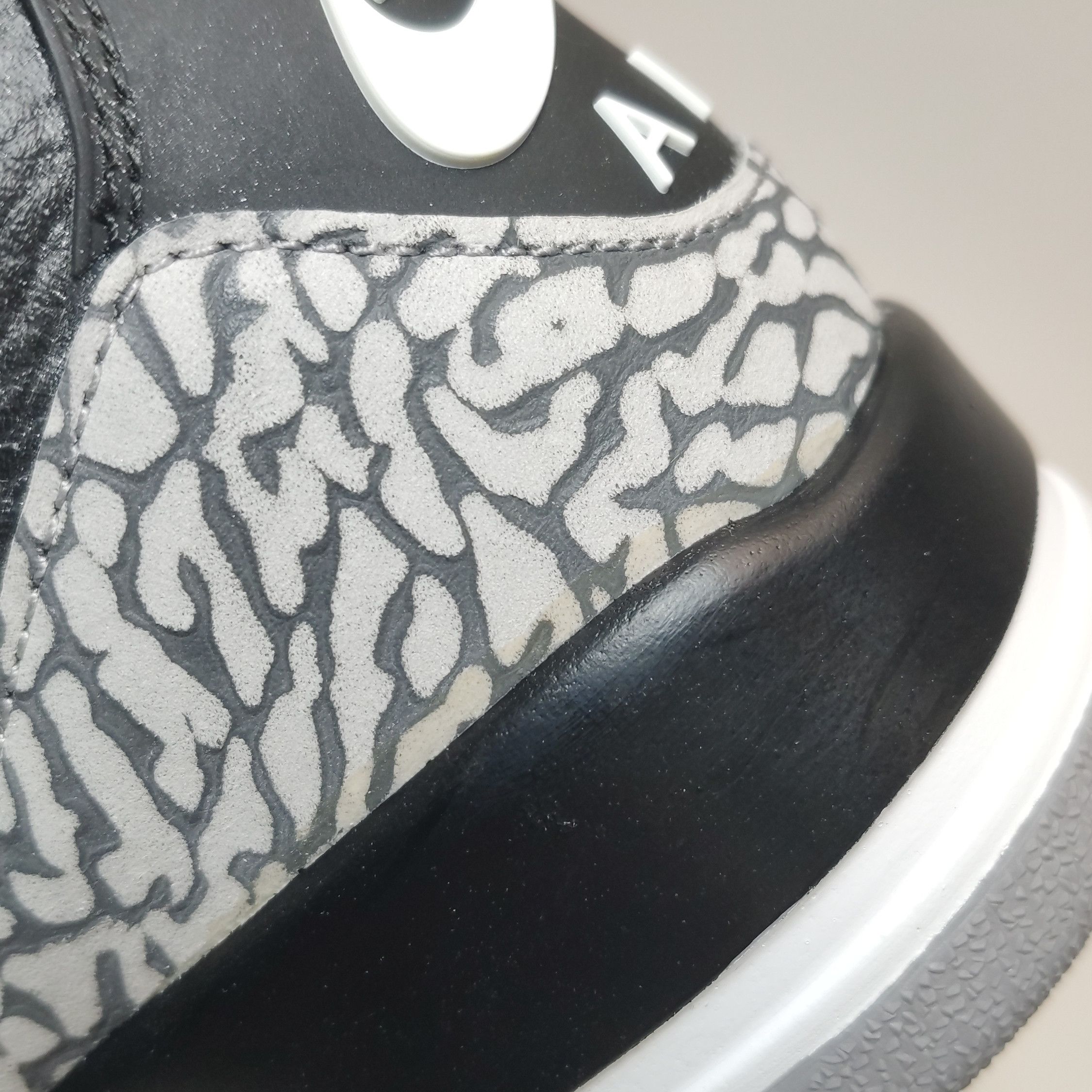 Jordan Brand Jordan Brand Black Cement Air Jordan 3 Sneakers 44 Size US 11 / EU 44 - 10 Thumbnail