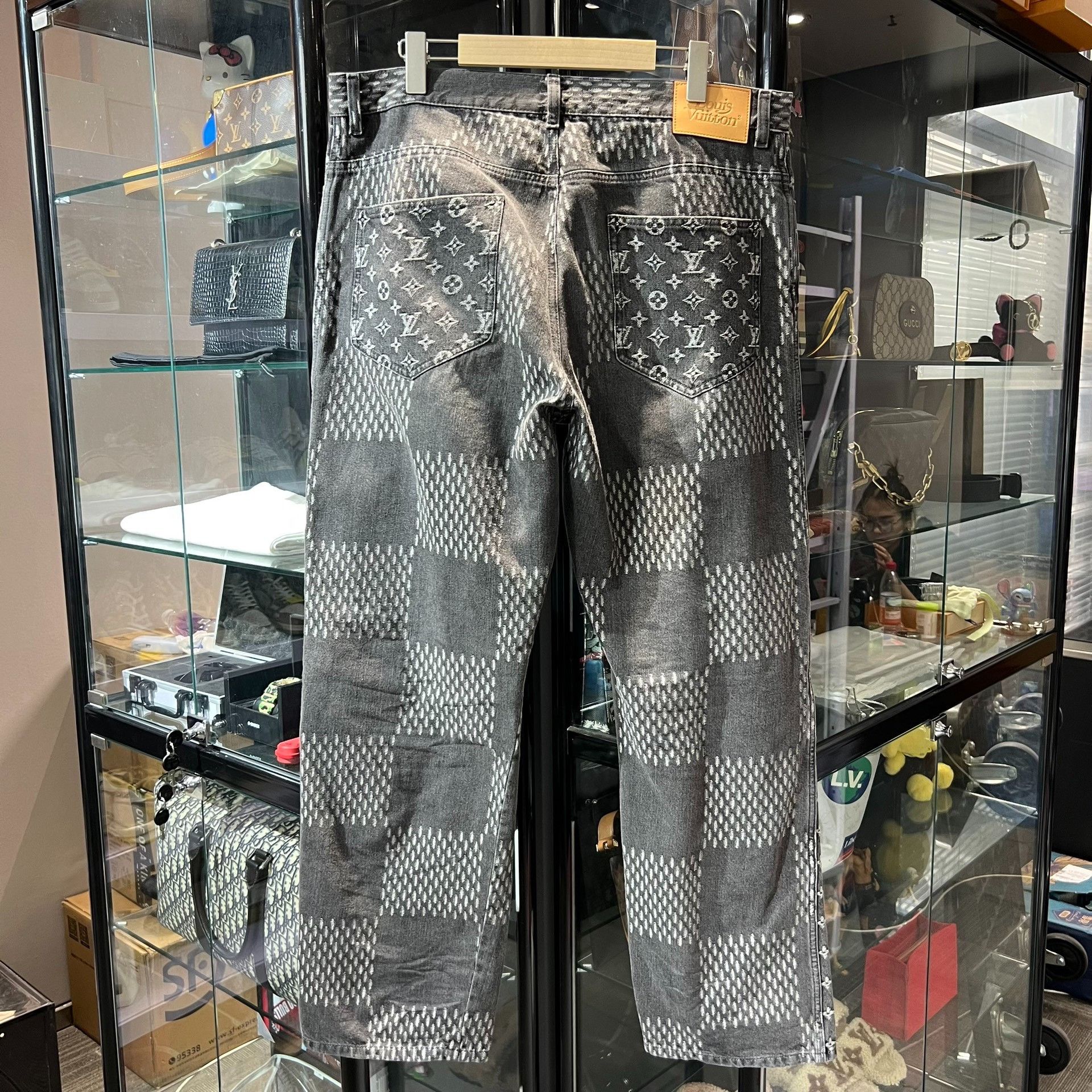 Louis Vuitton Louis Vuitton Collab Black Jeans 28 Women Size 28" / US 6 / IT 42 - 2 Thumbnail