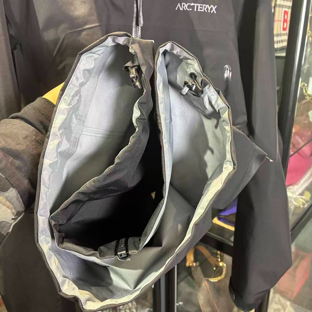 Arc'teryx Arc'teryx Black Light Jacket l Men Size US L / EU 52-54 / 3 - 5 Thumbnail