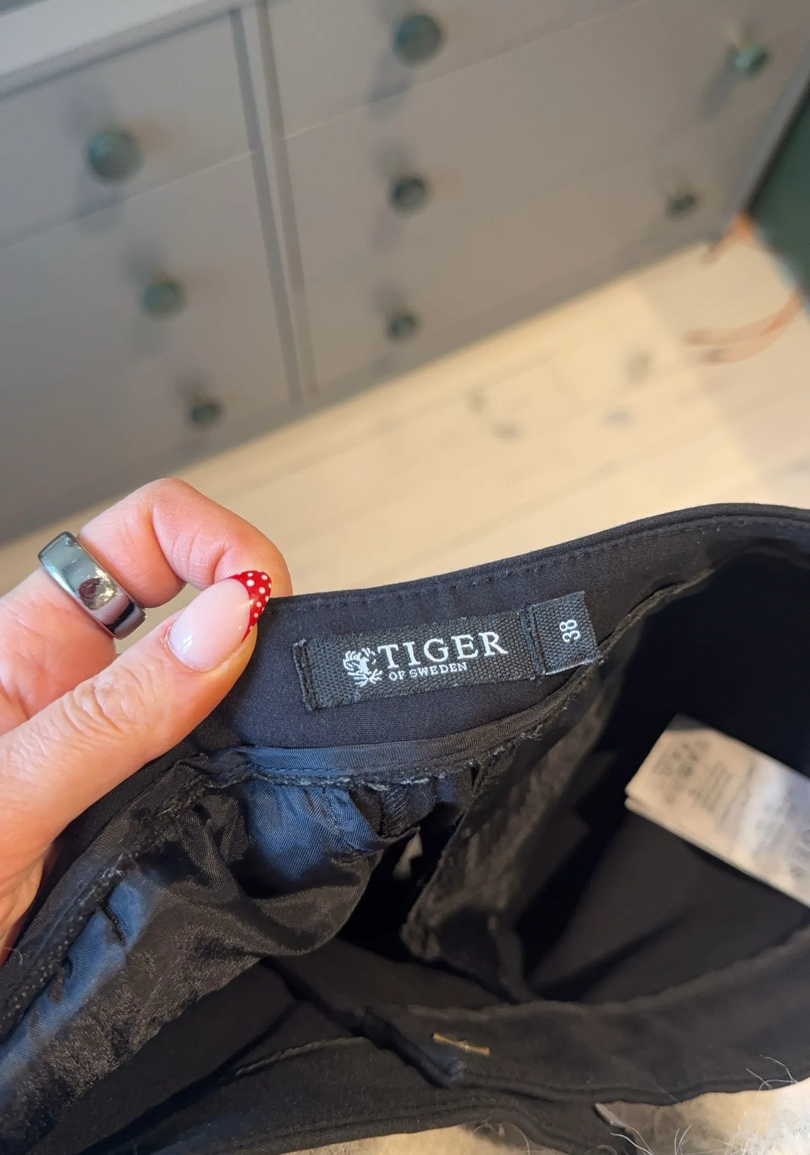 Tiger of Sweden Tiger of Sweden Antigo Pants Size 27" / US 4 / IT 40 - 2 Thumbnail