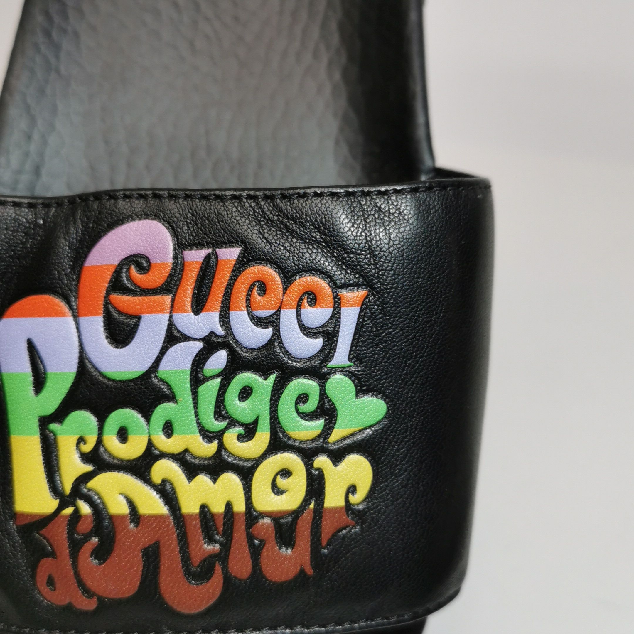 Gucci Gucci Prodige d'Amour Rainbow Logo Slides 39 Size US 6 / EU 39 - 11 Thumbnail
