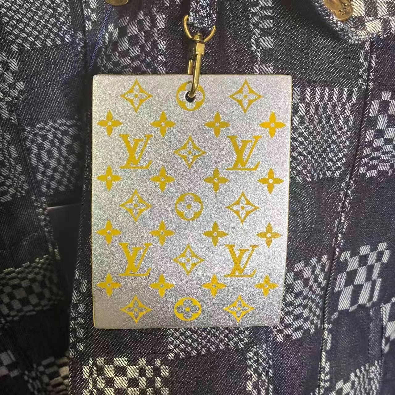Louis Vuitton Louis Vuitton Checkered Gold Jacket L Women Size L / US 10 / IT 46 - 6 Thumbnail