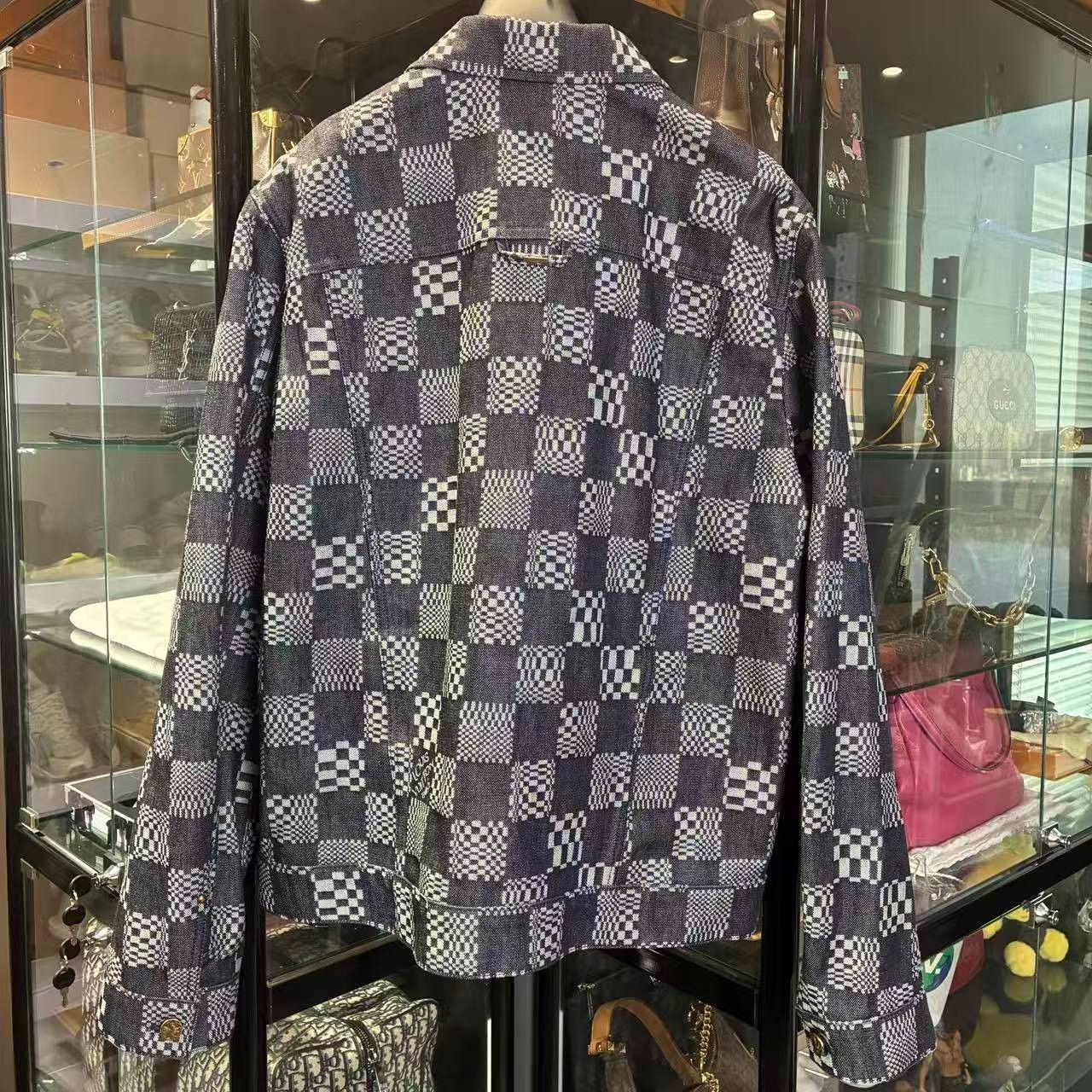 Louis Vuitton Louis Vuitton Checkered Gold Jacket L Women Size L / US 10 / IT 46 - 2 Thumbnail