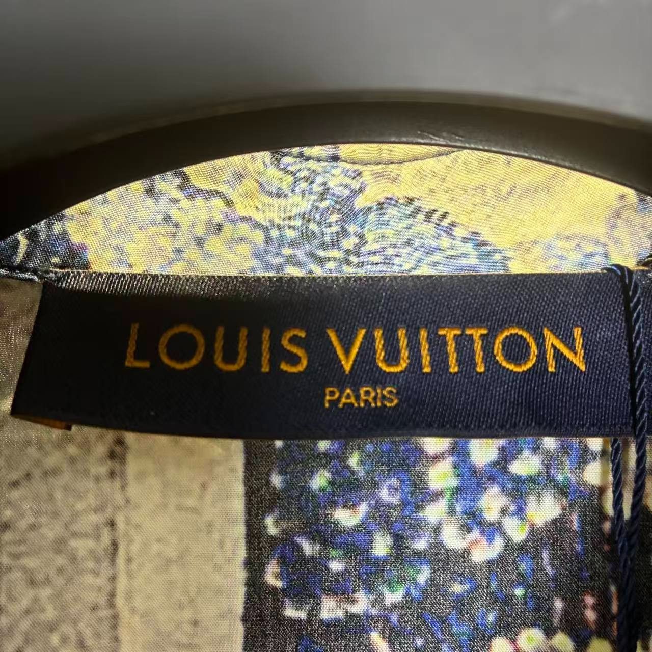 Louis Vuitton Louis Vuitton Silk Gold Shirt xl Men Size US XL / EU 56 / 4 - 3 Thumbnail