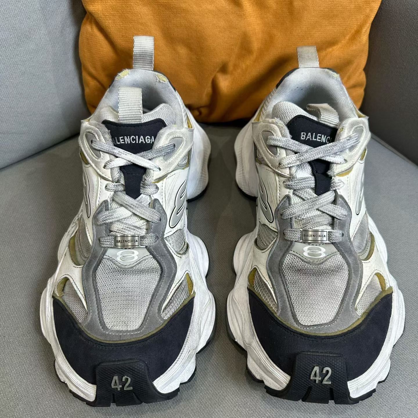 Balenciaga Balenciaga Cargo Yellow Lowtop Sneakers 9 Men Size US 9 / EU 42 - 2 Thumbnail