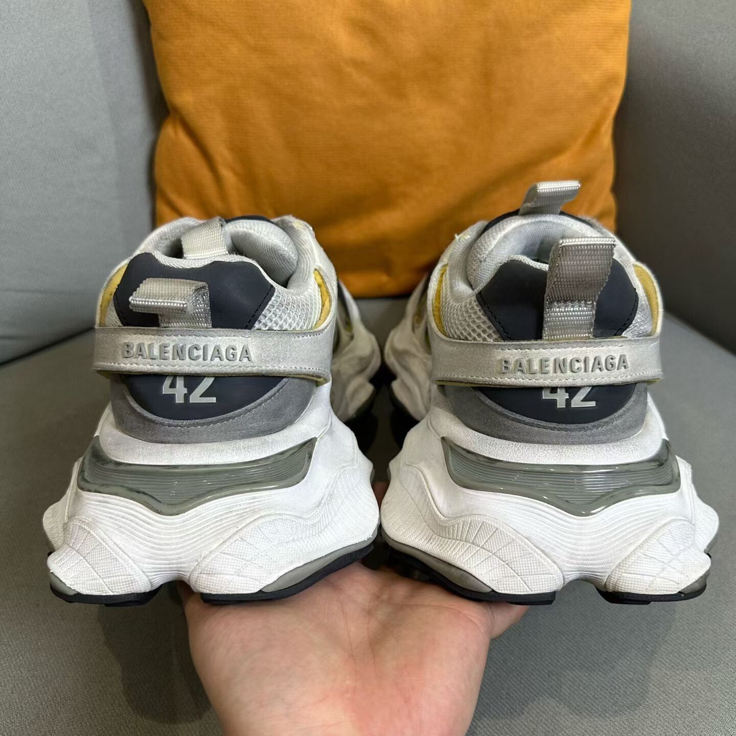 Balenciaga Balenciaga Cargo Yellow Lowtop Sneakers 9 Men Size US 9 / EU 42 - 3 Thumbnail