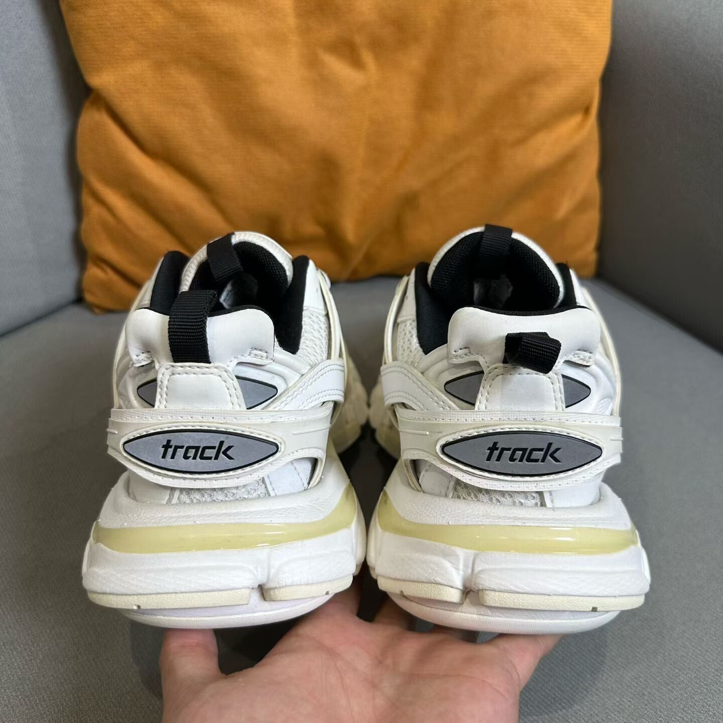 Balenciaga Balenciaga White Lowtop Sneakers us_7 Women Size US 7 / IT 37 - 5 Thumbnail