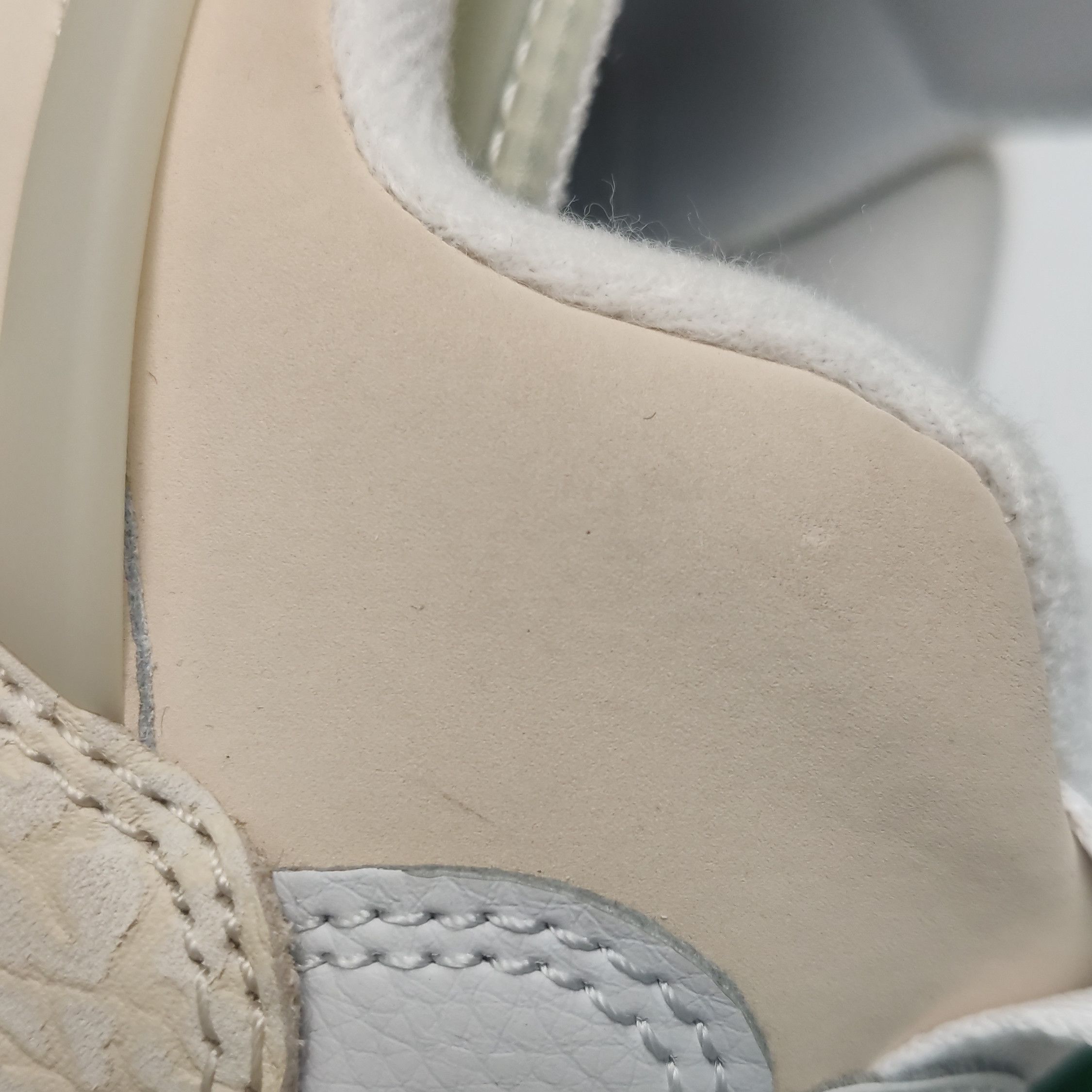 Jordan Brand Jordan Brand Beige Nubuck Son of Mars Low EU 42 Size US 9 / EU 42 - 8 Thumbnail