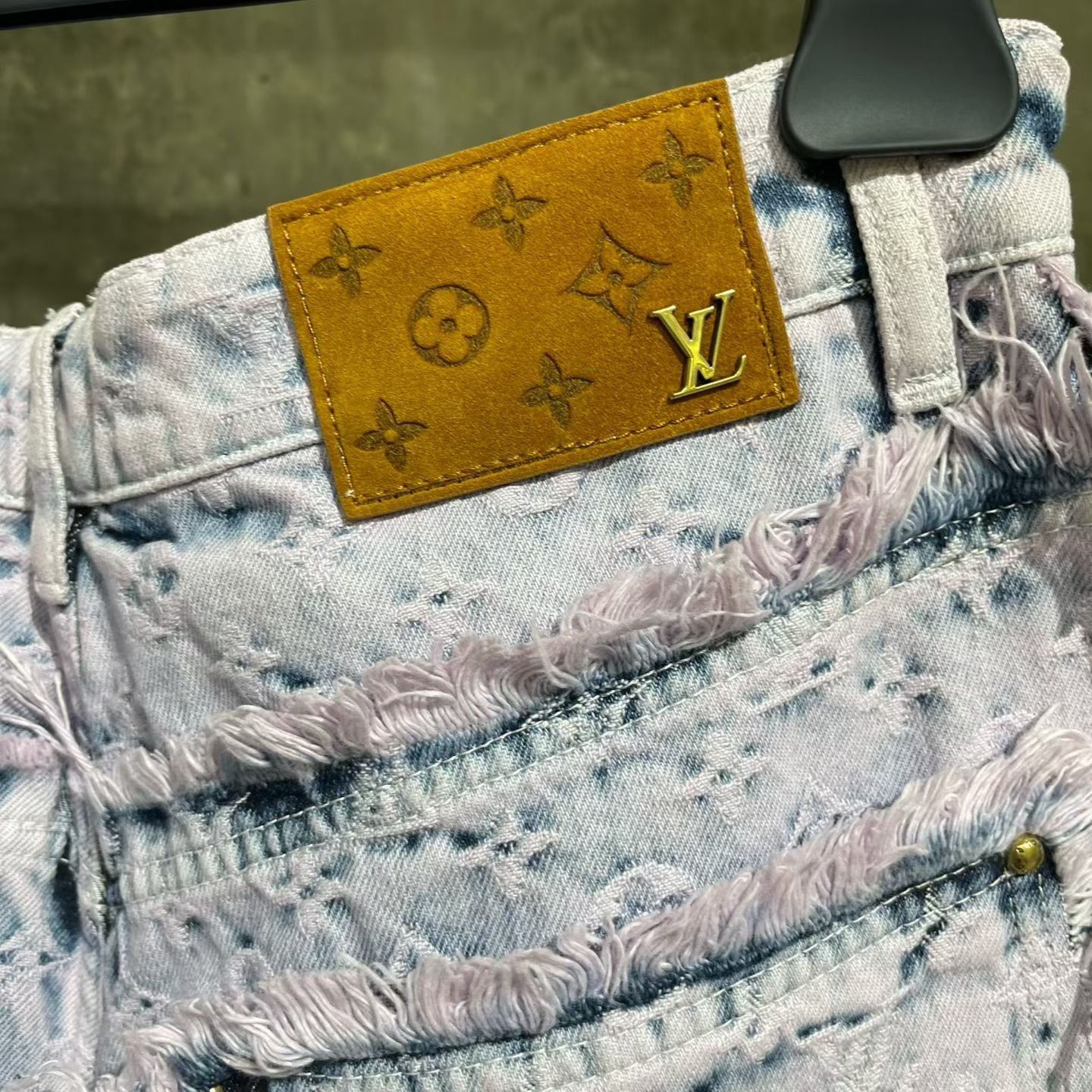 Louis Vuitton Louis Vuitton Distressed Purple Denim Jeans 32 Men Size US 32 / EU 48 - 4 Thumbnail